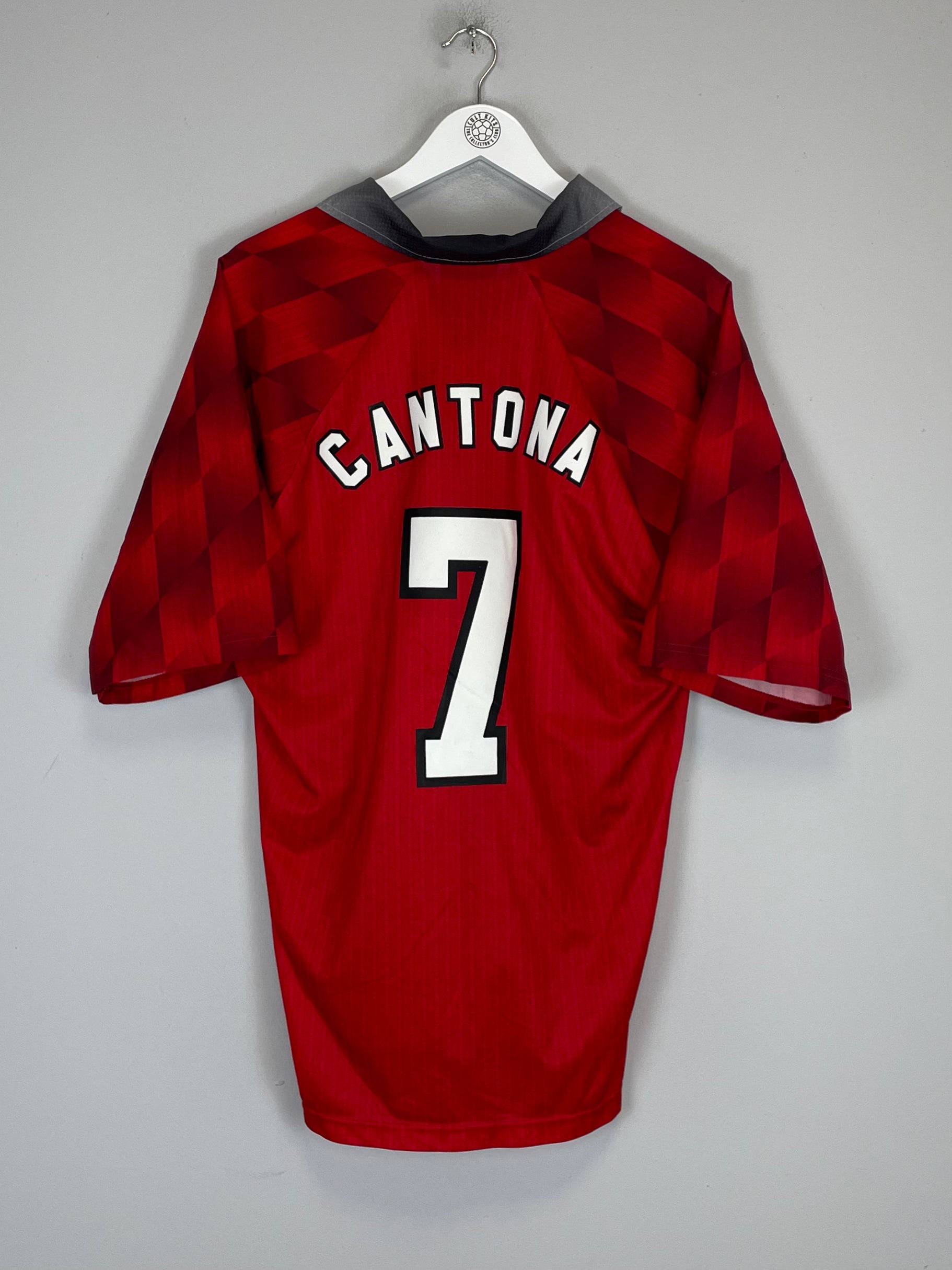 Shop 1996/98 MANCHESTER UNITED CANTONA #7 HOME SHIRT (XXL) UMBRO, classic football shirts, vintage football shirts & retro soccer jerseys at Cult Kits