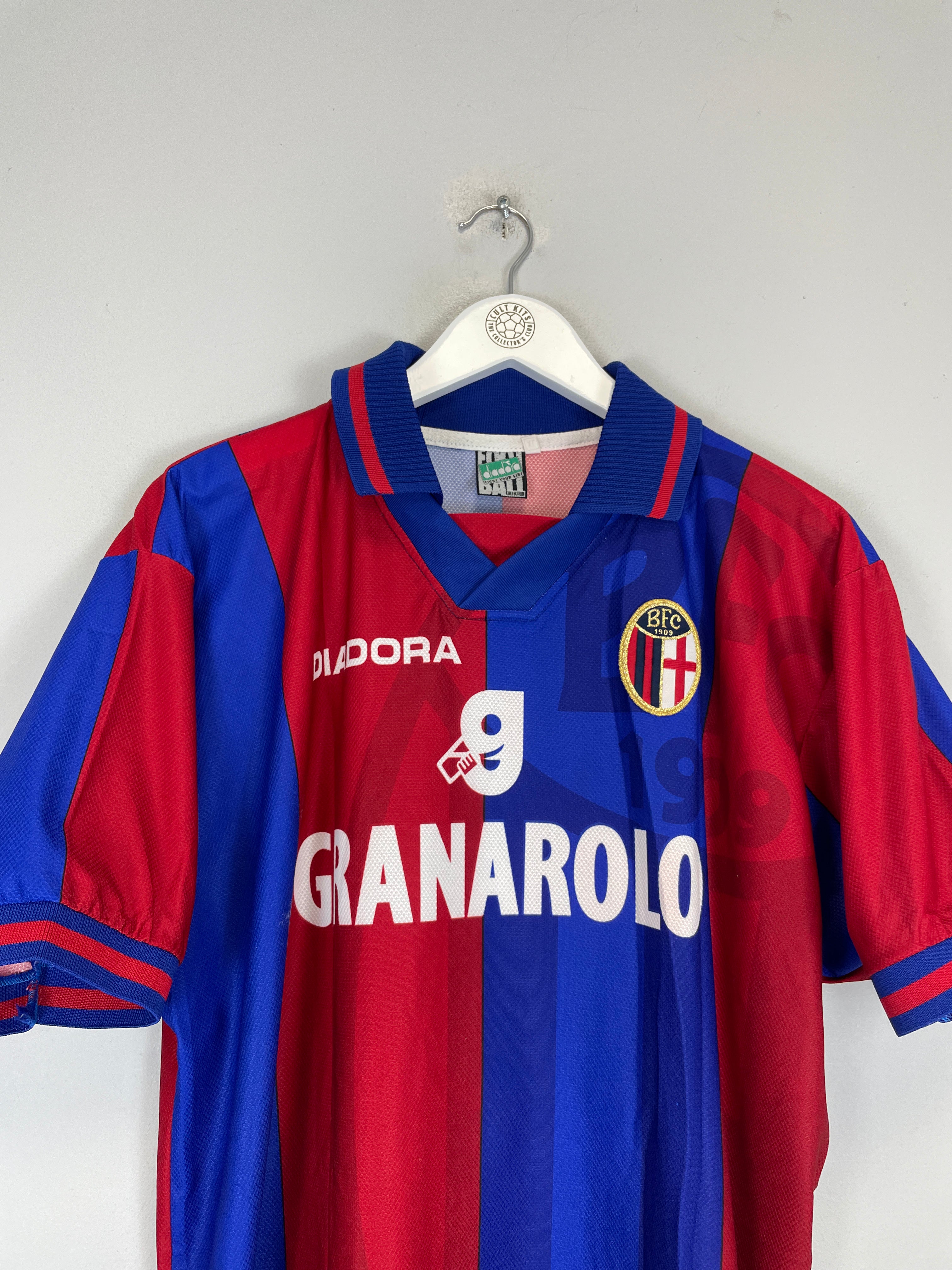 Shop 1997/98 BOLOGNA BAGGIO #10 HOME SHIRT (XL) DIADORA, classic football shirts, vintage football shirts & retro soccer jerseys at Cult Kits