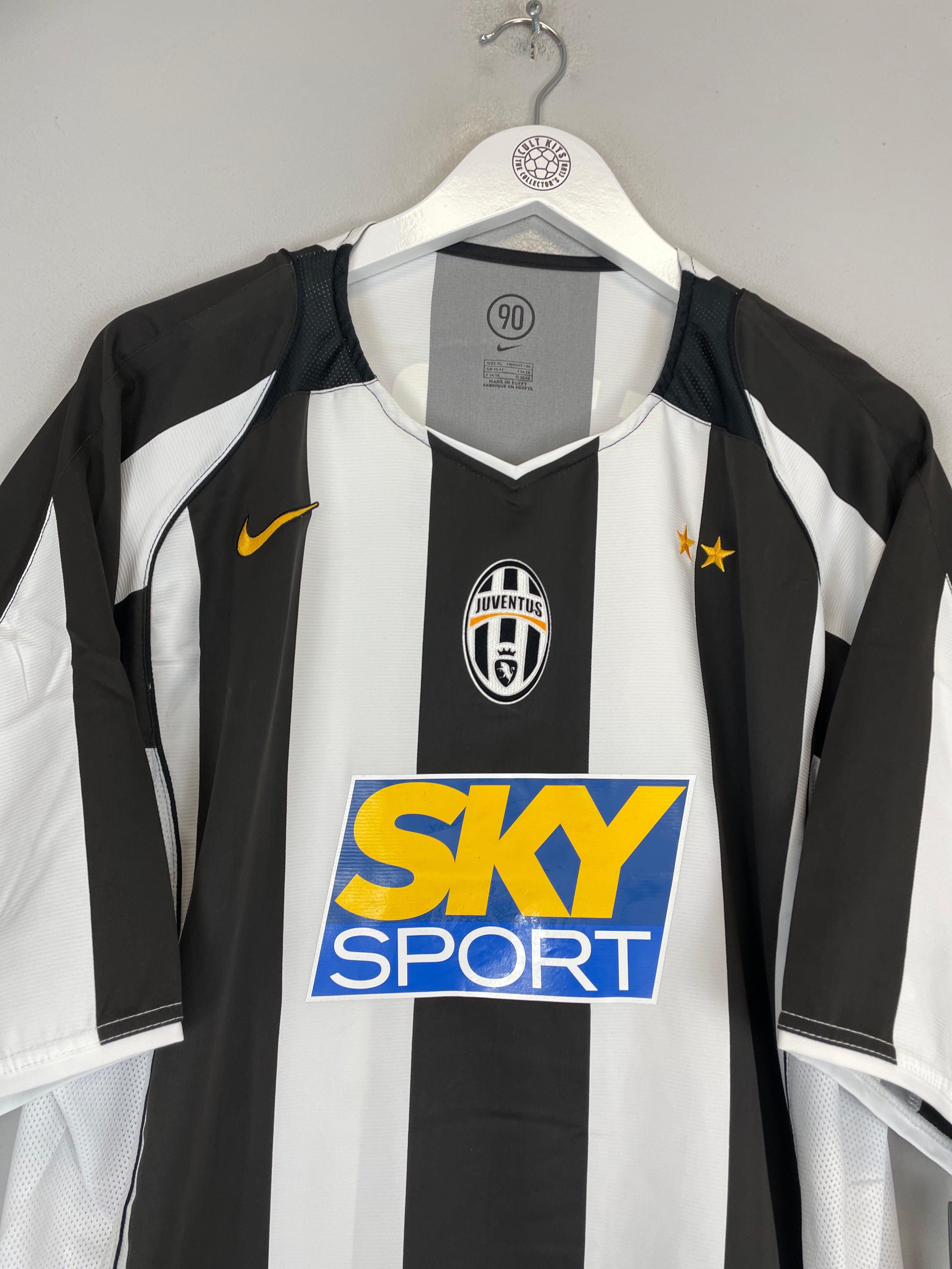 Shop 2004/05 JUVENTUS TREZEGUET #17 *BNWT* HOME SHIRT (XL) NIKE, classic football shirts, vintage football shirts & retro soccer jerseys at Cult Kits