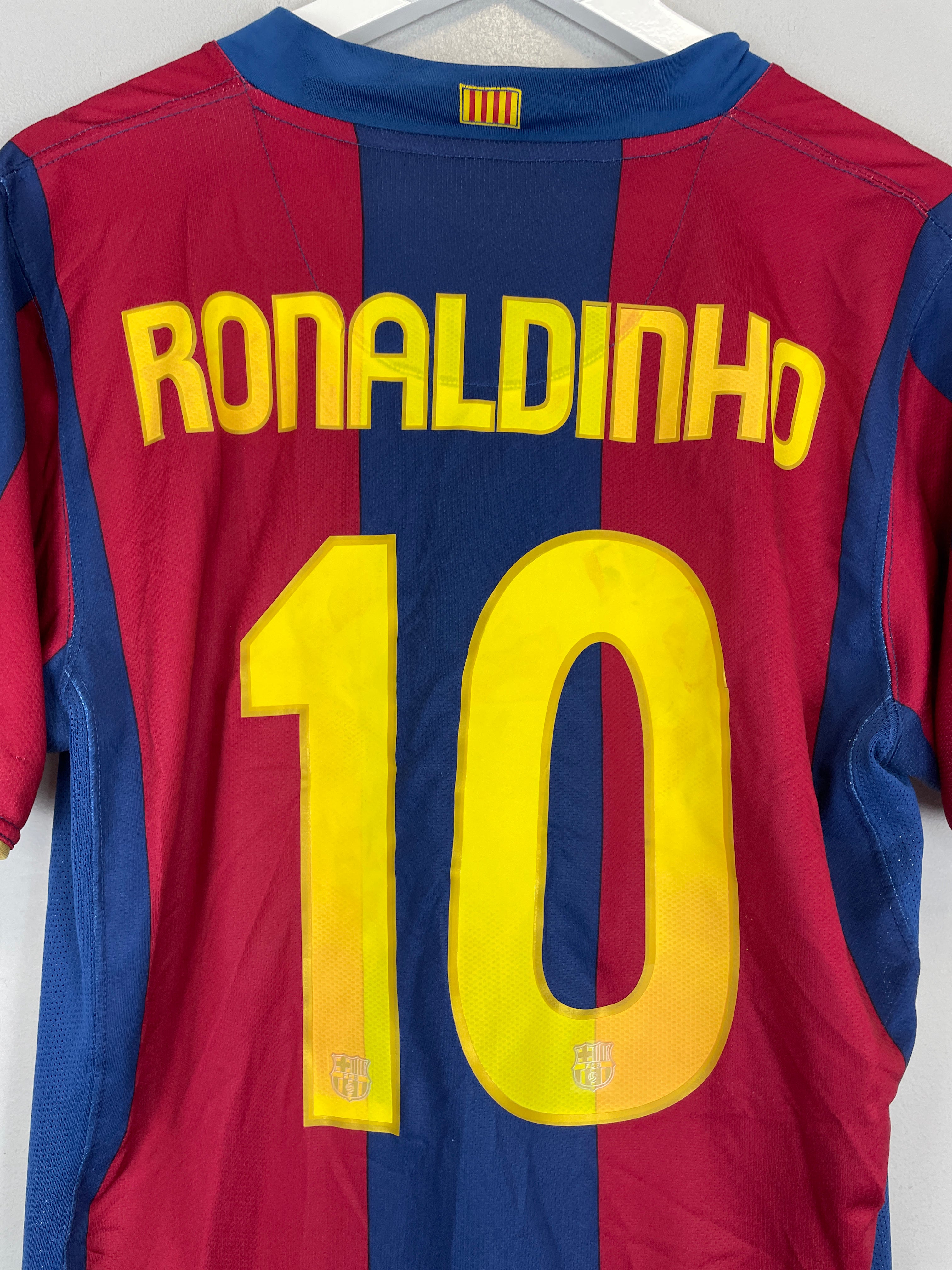 Shop 2007/08 BARCELONA RONALDINHO #10 HOME SHIRT (M) NIKE, classic football shirts, vintage football shirts & retro soccer jerseys at Cult Kits