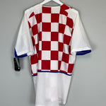 Shop 2002/04 CROATIA *BNWT* HOME SHIRT (XL) NIKE, classic football shirts, vintage football shirts & retro soccer jerseys at Cult Kits