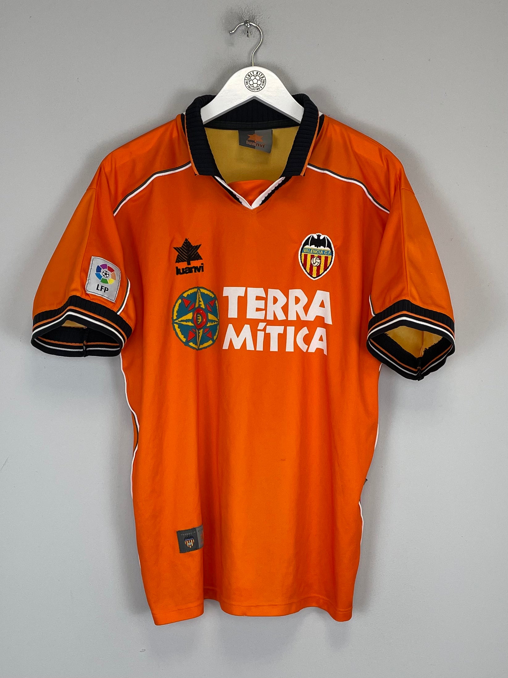 Shop 1999/00 VALENCIA AWAY SHIRT (L) LUANVI, classic football shirts, vintage football shirts & retro soccer jerseys at Cult Kits