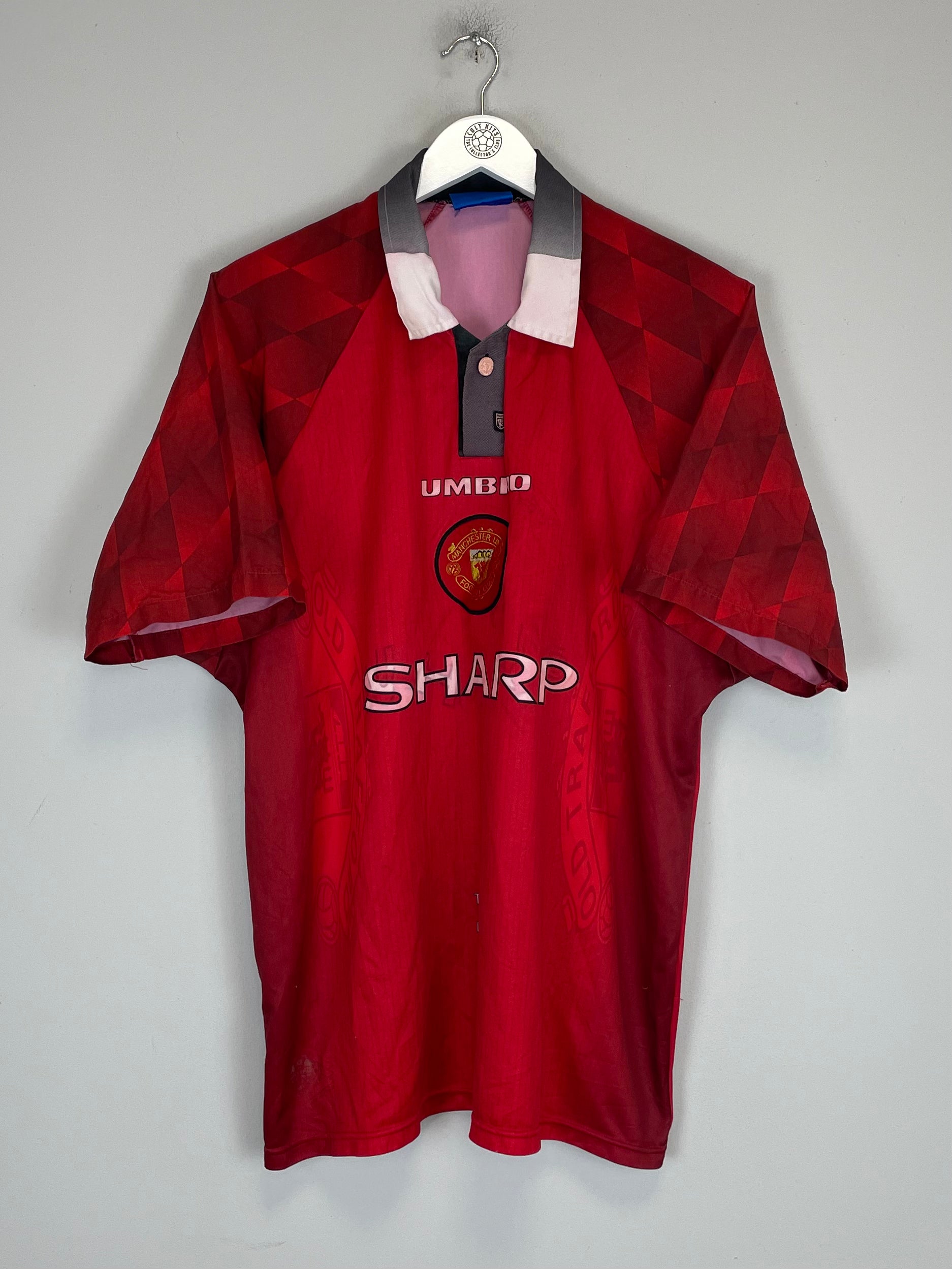 Shop 1996/98 MANCHESTER UNITED HOME SHIRT (XL) UMBRO, classic football shirts, vintage football shirts & retro soccer jerseys at Cult Kits