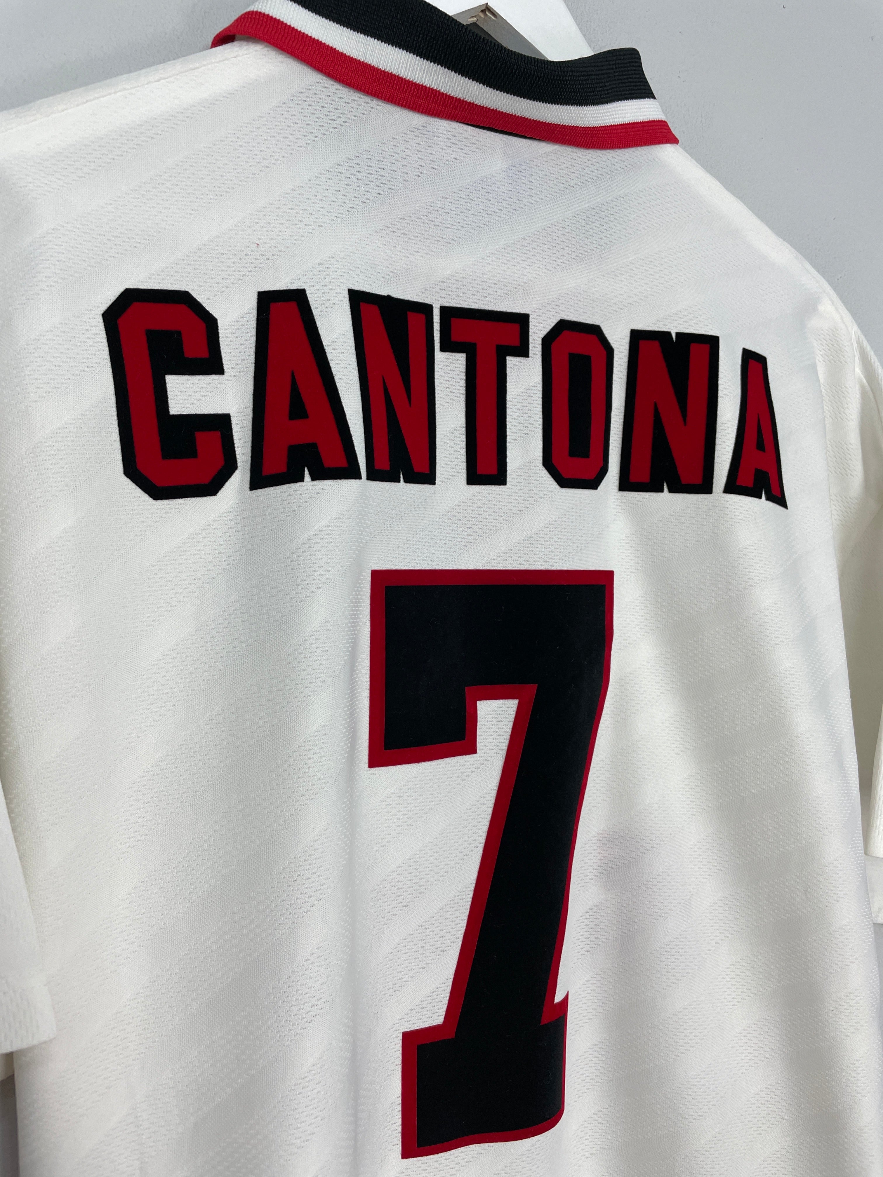 Shop 1996/97 MANCHESTER UNITED CANTONA #7 AWAY SHIRT (XXL) UMBRO, classic football shirts, vintage football shirts & retro soccer jerseys at Cult Kits