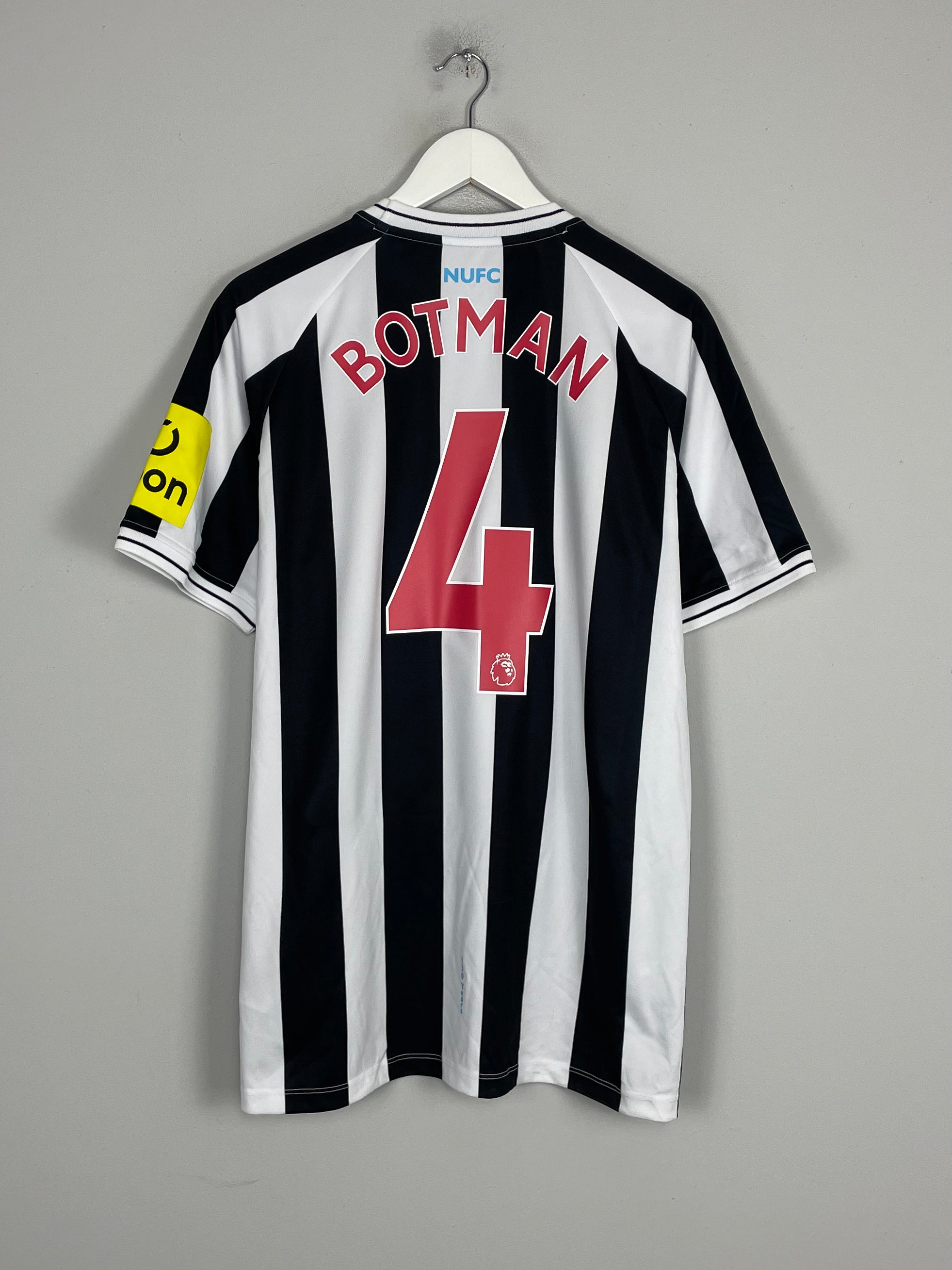 Shop 2022/23 Newcastle United Botman #4 *BNWOT* Home Shirt (Multiple Sizes) Castore, classic football shirts, vintage football shirts & retro soccer jerseys at Cult Kits