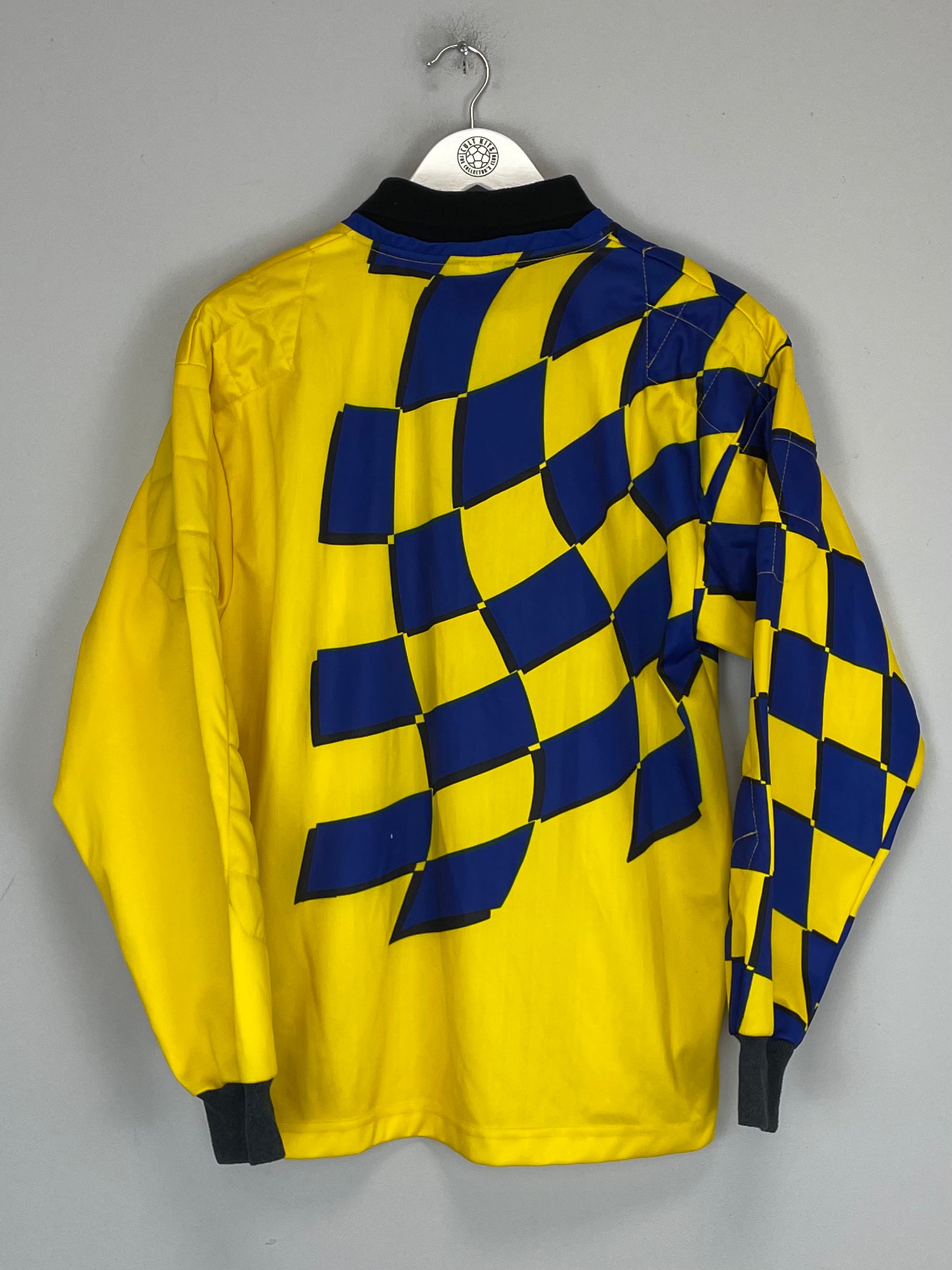 Shop 1998/00 CROATIA GK SHIRT (M) LOTTO, classic football shirts, vintage football shirts & retro soccer jerseys at Cult Kits
