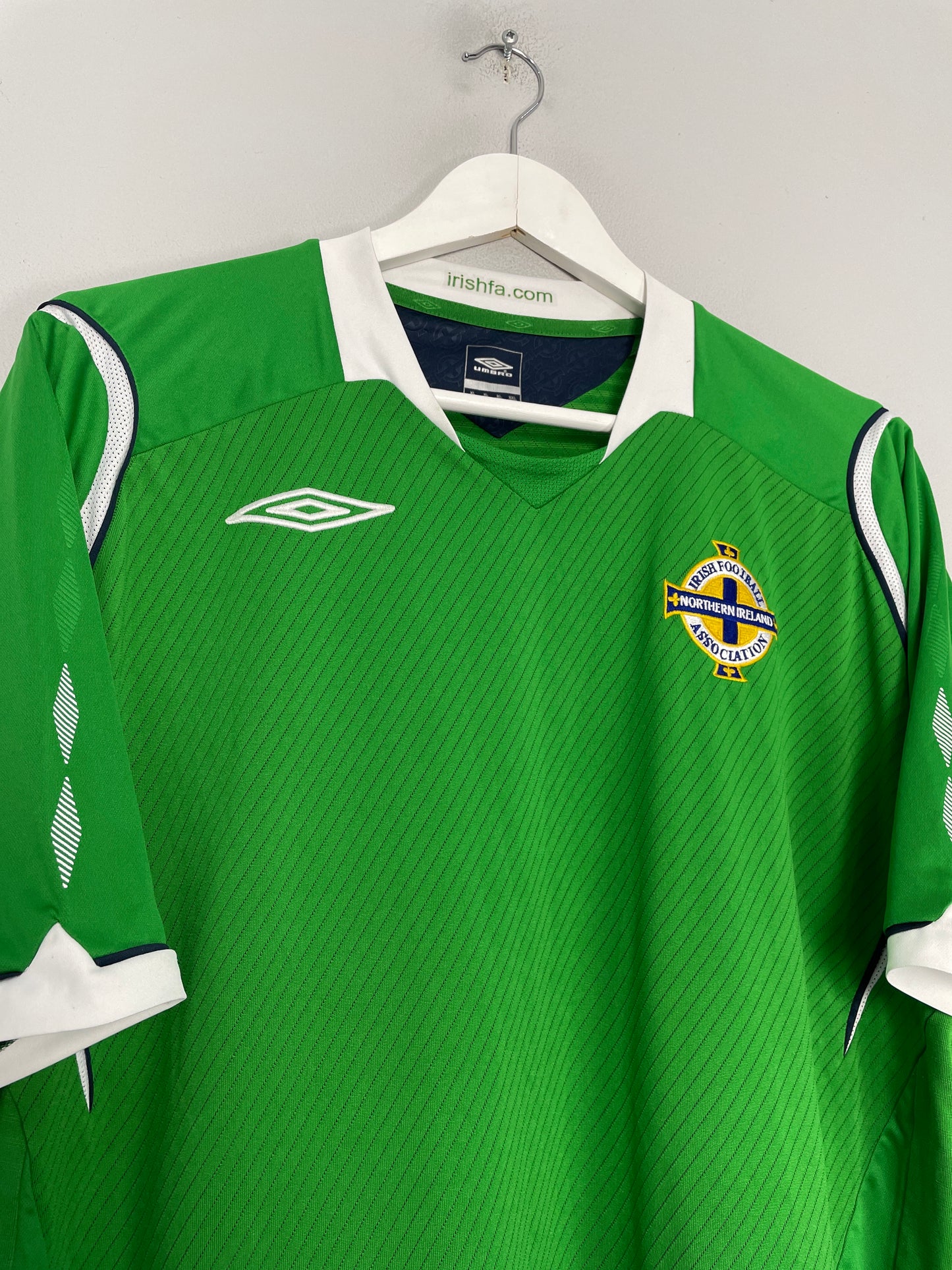 2008/10 NORTHERN IRELAND HOME SHIRT (XL) UMBRO