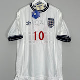 Shop 1999/01 ENGLAND OWEN #10 *BNWT* SIGNED HOME SHIRT (XL) UMBRO, classic football shirts, vintage football shirts & retro soccer jerseys at Cult Kits