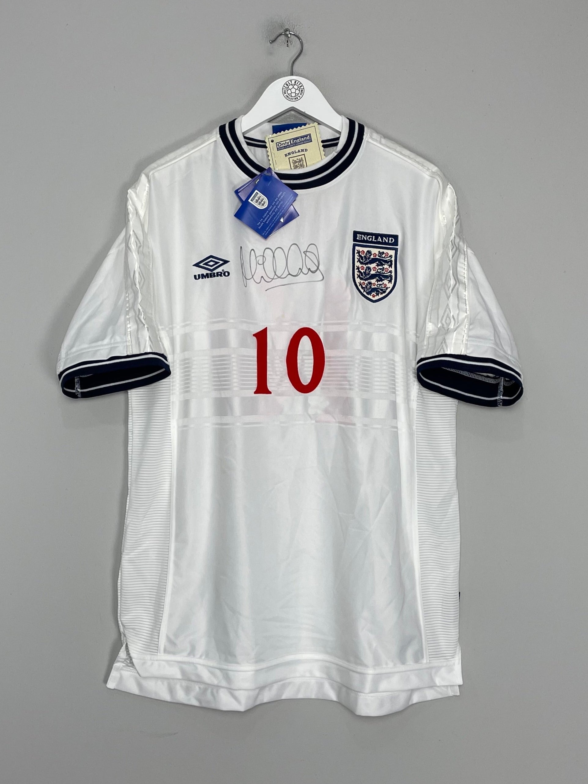 Shop 1999/01 ENGLAND OWEN #10 *BNWT* SIGNED HOME SHIRT (XL) UMBRO, classic football shirts, vintage football shirts & retro soccer jerseys at Cult Kits