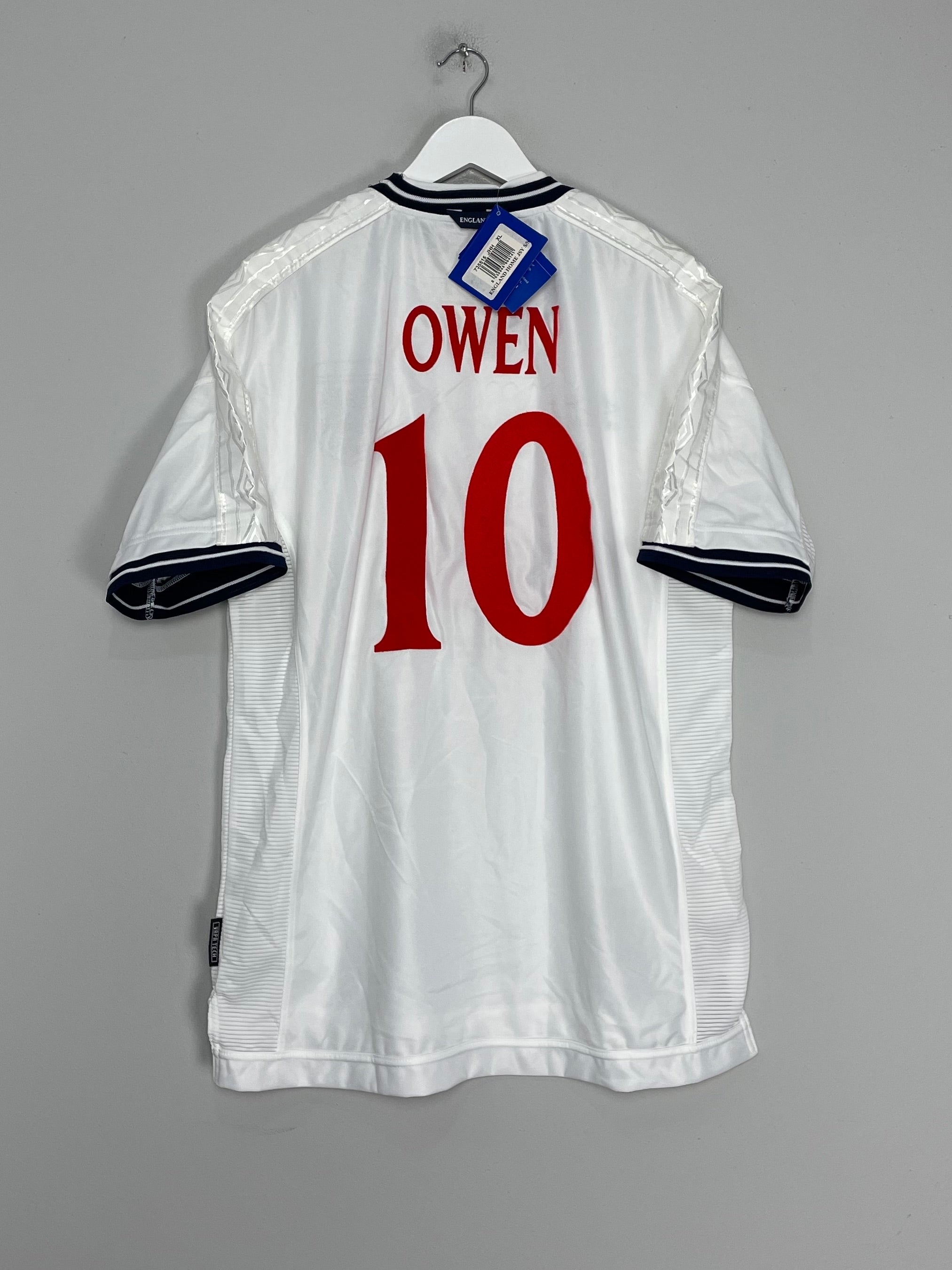 Shop 1999/01 ENGLAND OWEN #10 *BNWT* SIGNED HOME SHIRT (XL) UMBRO, classic football shirts, vintage football shirts & retro soccer jerseys at Cult Kits