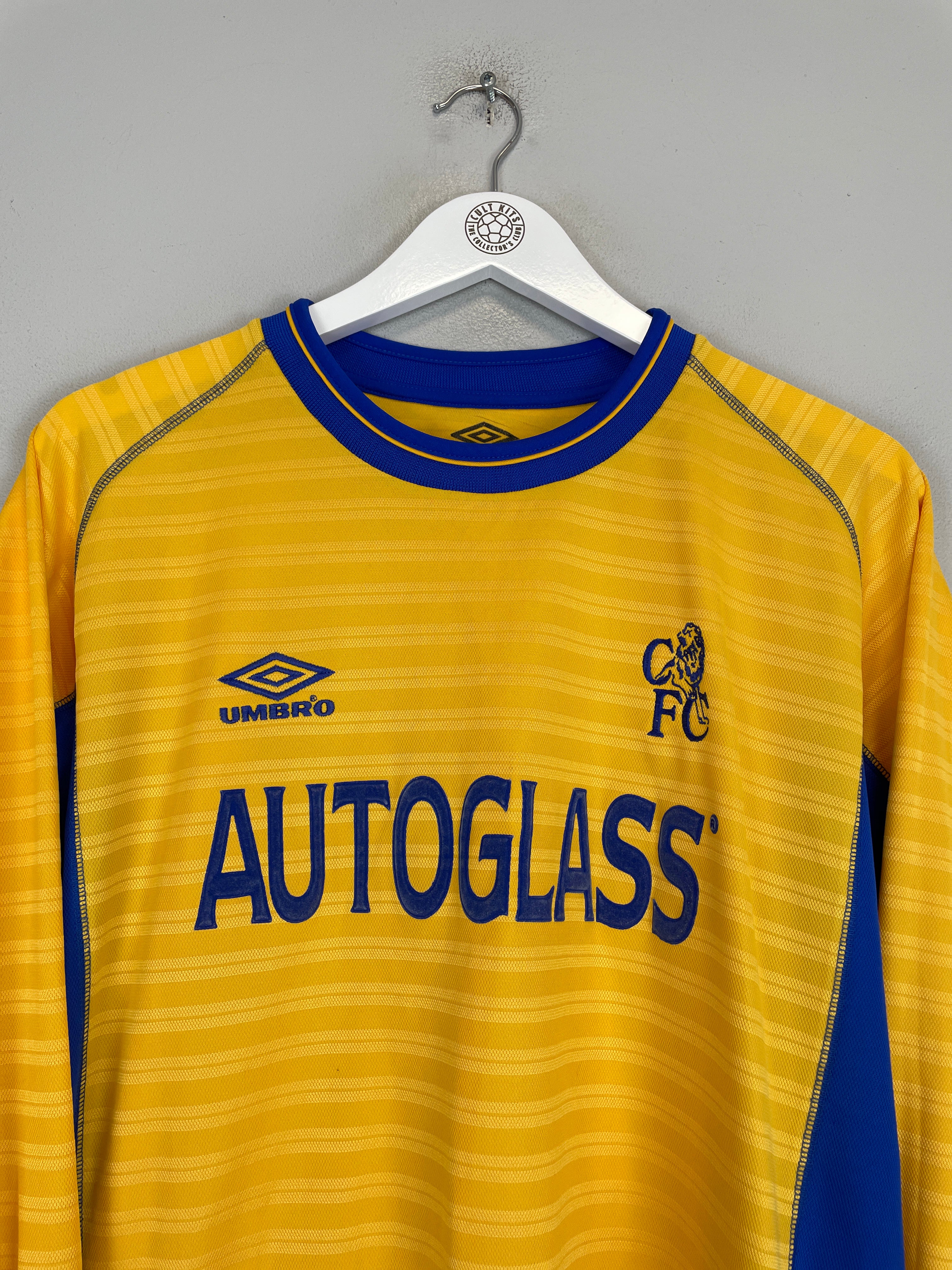 Shop 2000/01 CHELSEA ZOLA #25 L/S AWAY SHIRT (L) UMBRO, classic football shirts, vintage football shirts & retro soccer jerseys at Cult Kits