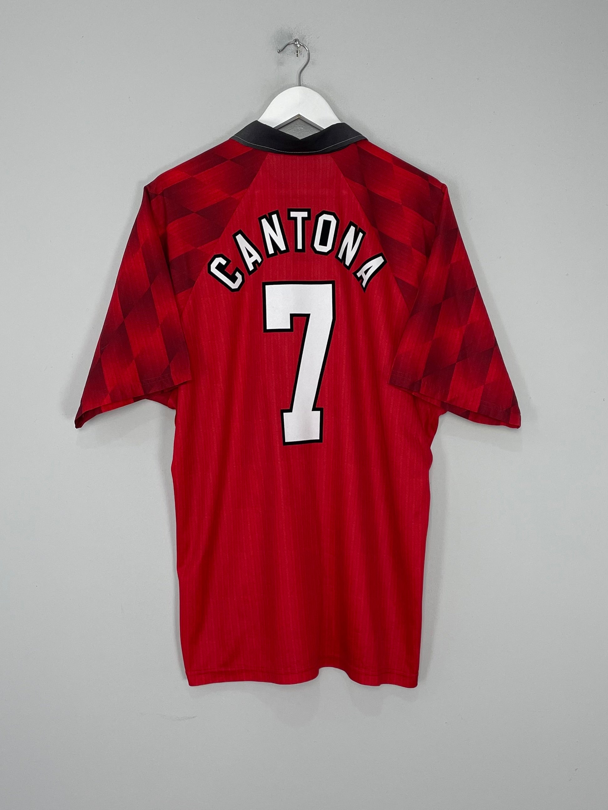 Shop 1996/98 MANCHESTER UNITED CANTONA #7 HOME SHIRT (XL) UMBRO, classic football shirts, vintage football shirts & retro soccer jerseys at Cult Kits