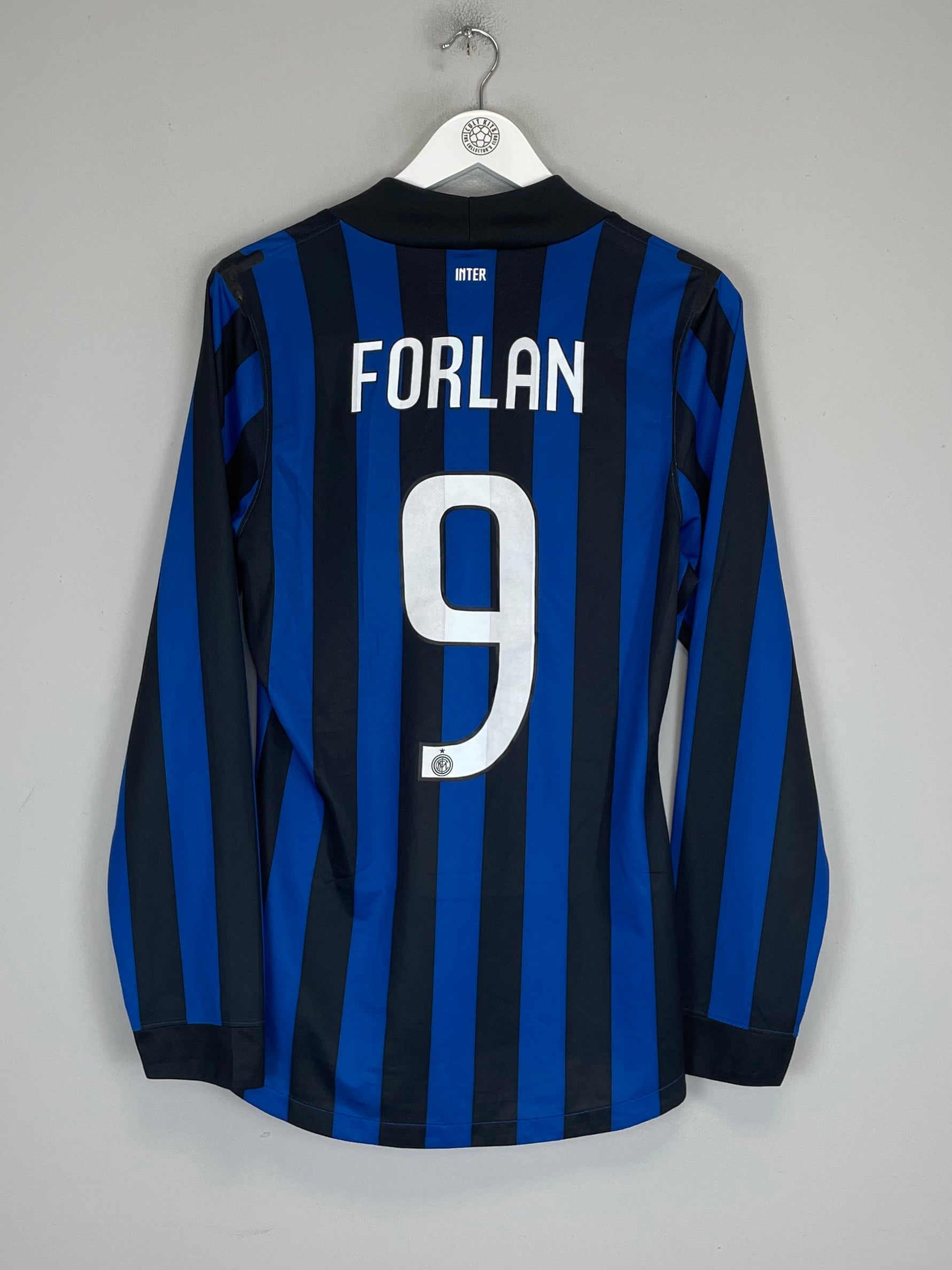Shop 2011/12 INTER MILAN FORLAN #9 L/S AUTHENTIC (WINTER VERSION) HOME SHIRT (M) NIKE, classic football shirts, vintage football shirts & retro soccer jerseys at Cult Kits