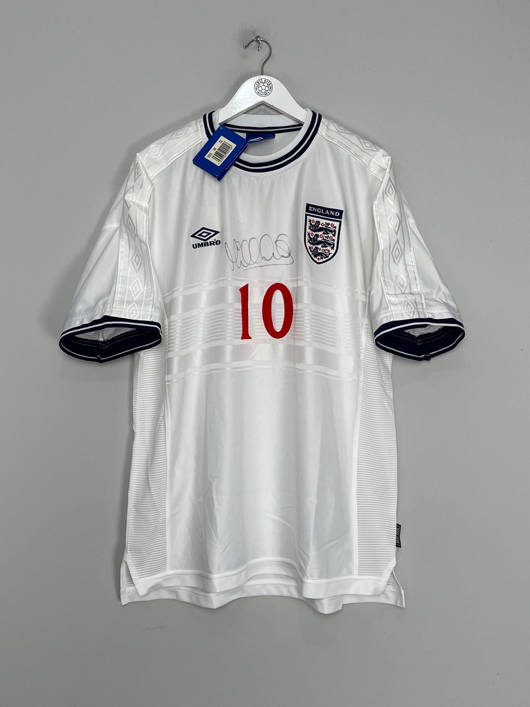 Shop 1999/01 ENGLAND OWEN #10 *SIGNED* BNWT HOME SHIRT (XXL) UMBRO, classic football shirts, vintage football shirts & retro soccer jerseys at Cult Kits