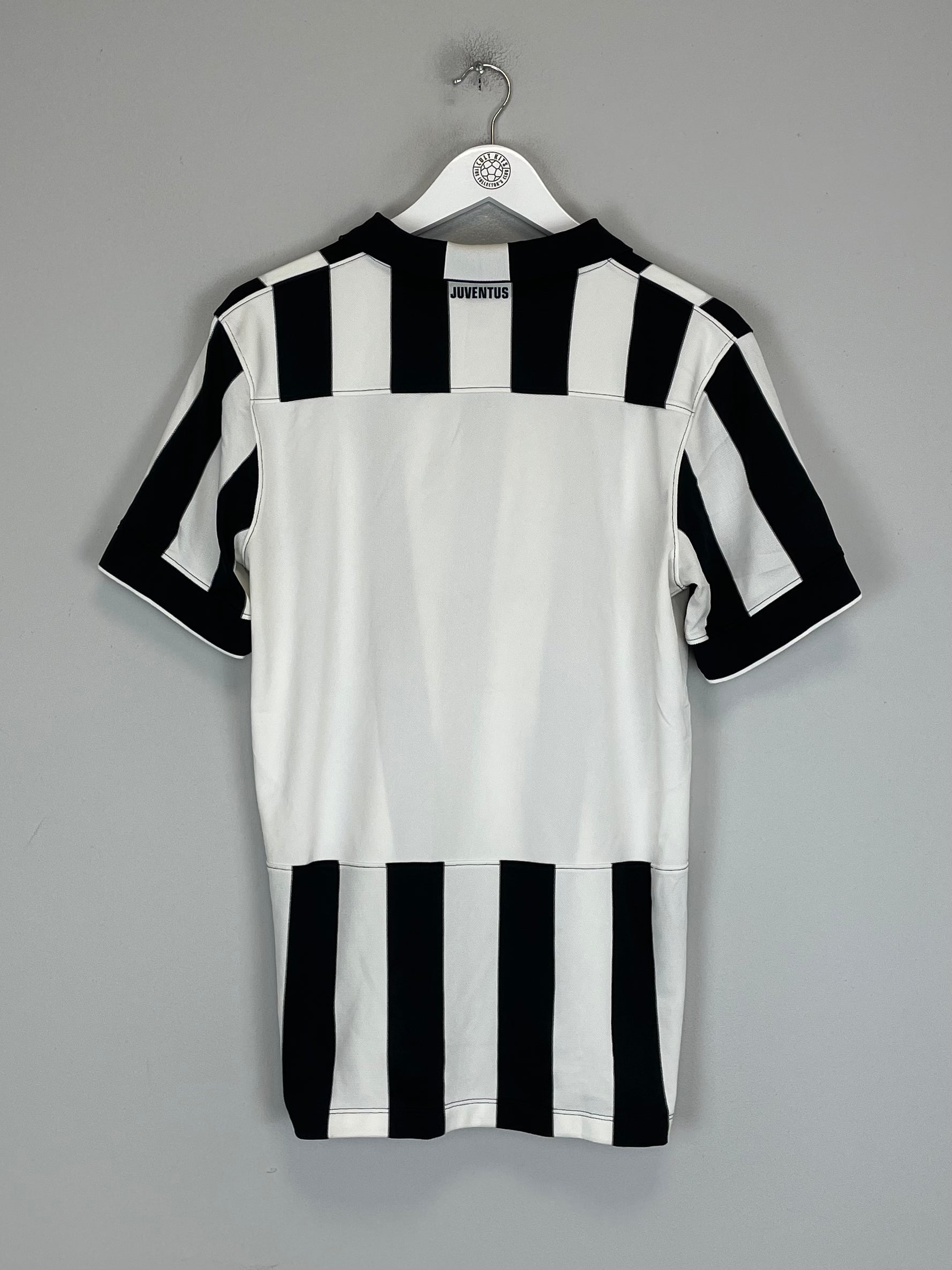 Shop 2014/15 JUVENTUS HOME SHIRT (M) NIKE, classic football shirts, vintage football shirts & retro soccer jerseys at Cult Kits