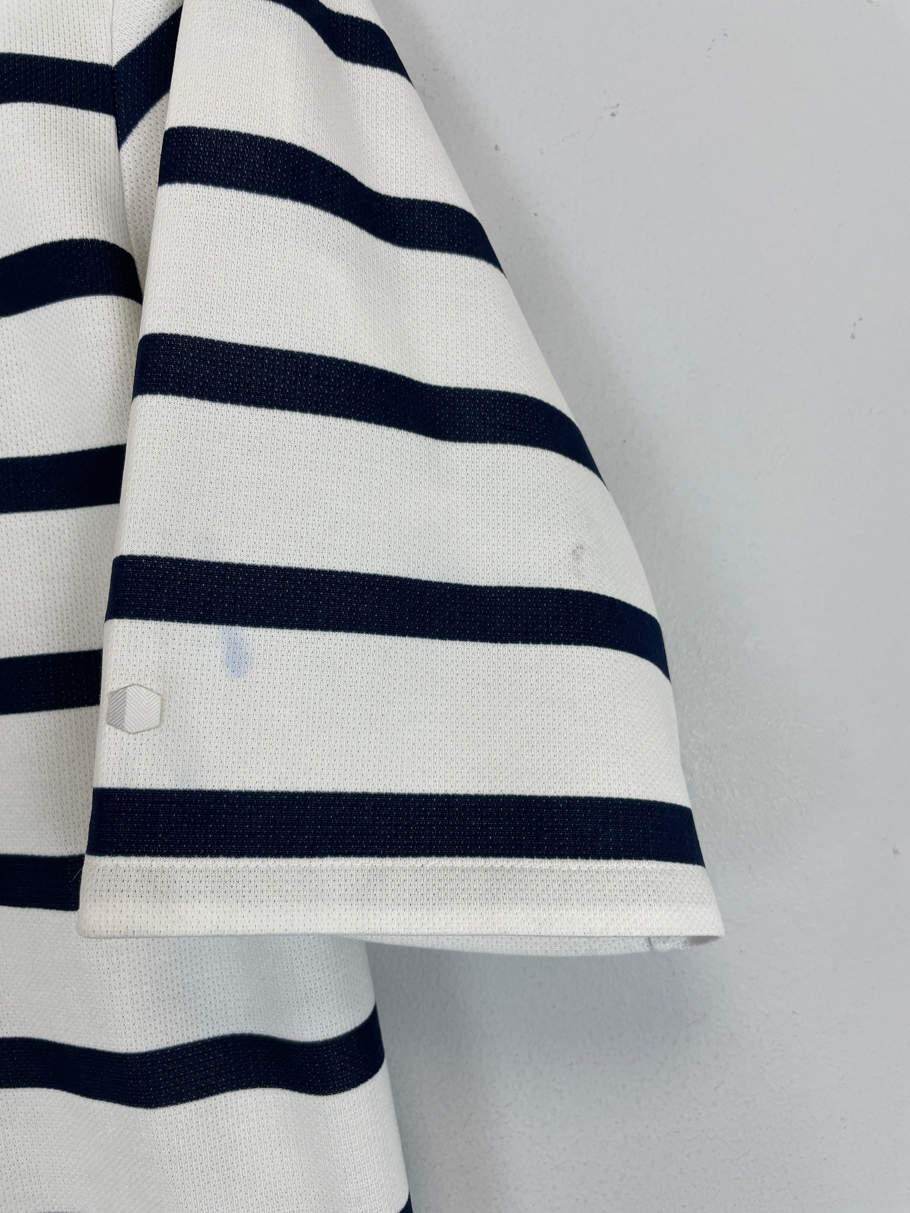 Shop 2011/12 FRANCE AWAY SHIRT (M) NIKE, classic football shirts, vintage football shirts & retro soccer jerseys at Cult Kits