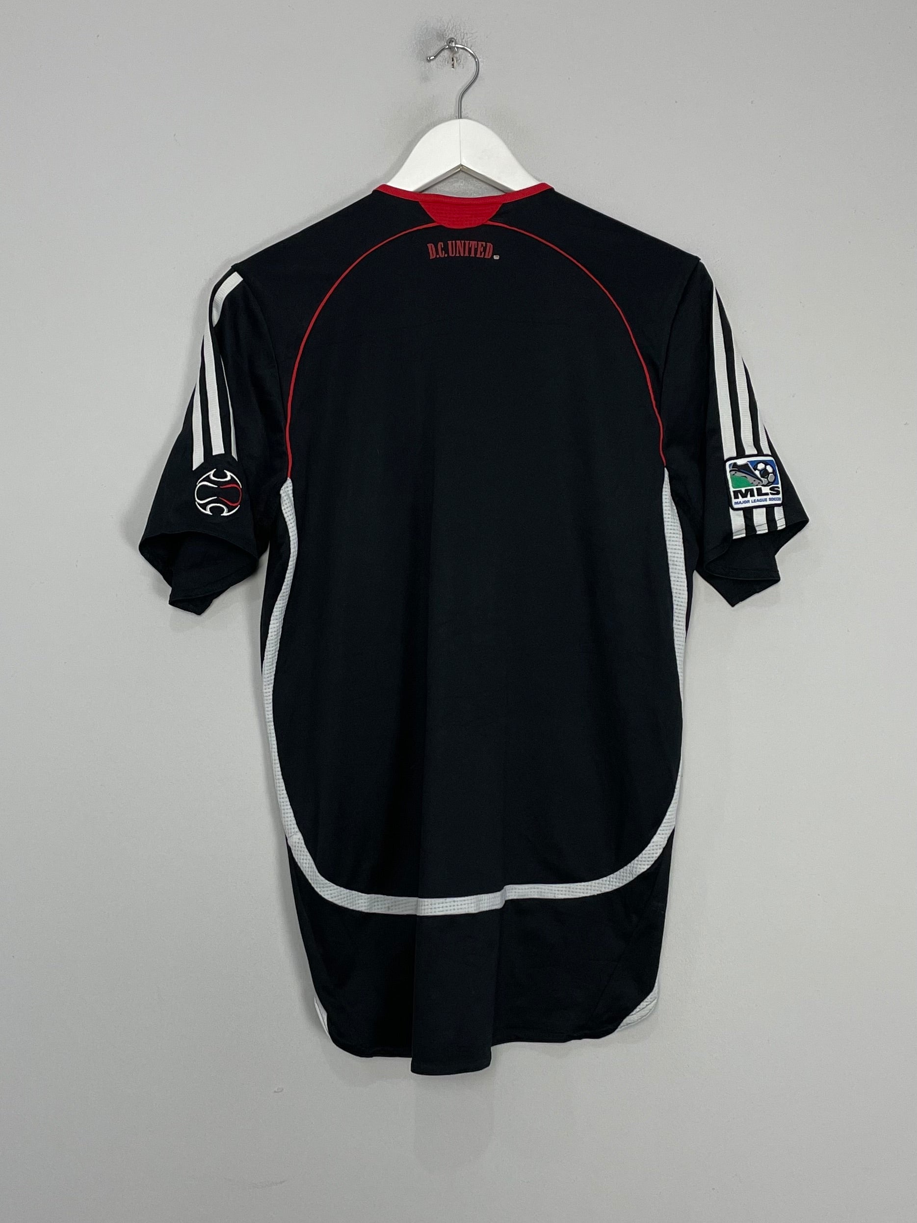 Shop 2006 DC UNITED HOME SHIRT (S) ADIDAS, classic football shirts, vintage football shirts & retro soccer jerseys at Cult Kits