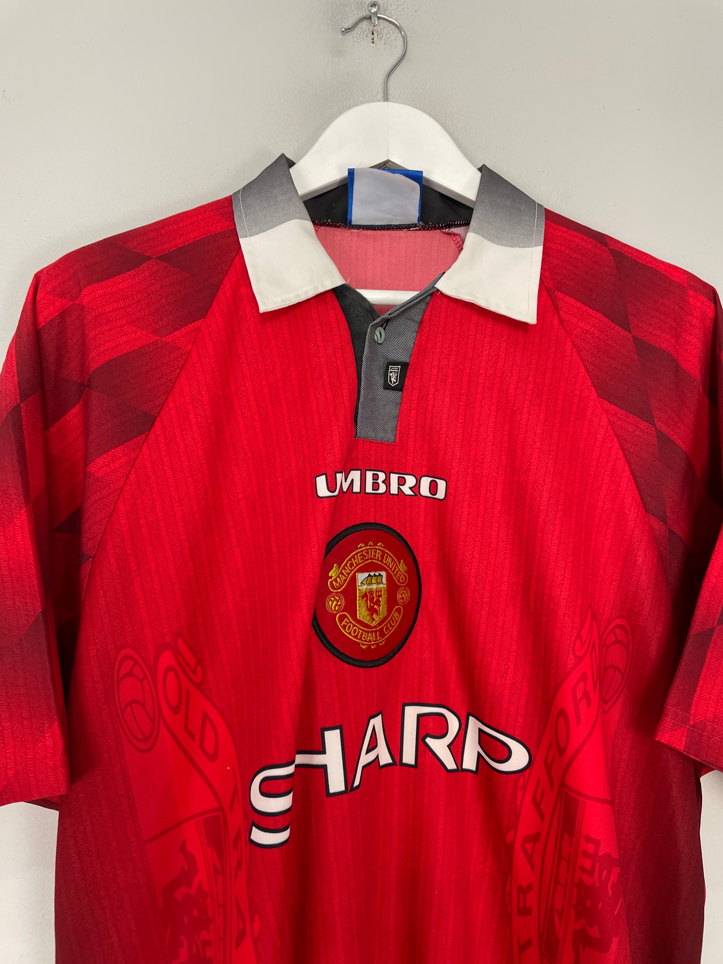 Shop 1996/98 MANCHESTER UNITED CANTONA #7 HOME SHIRT (XL) UMBRO, classic football shirts, vintage football shirts & retro soccer jerseys at Cult Kits