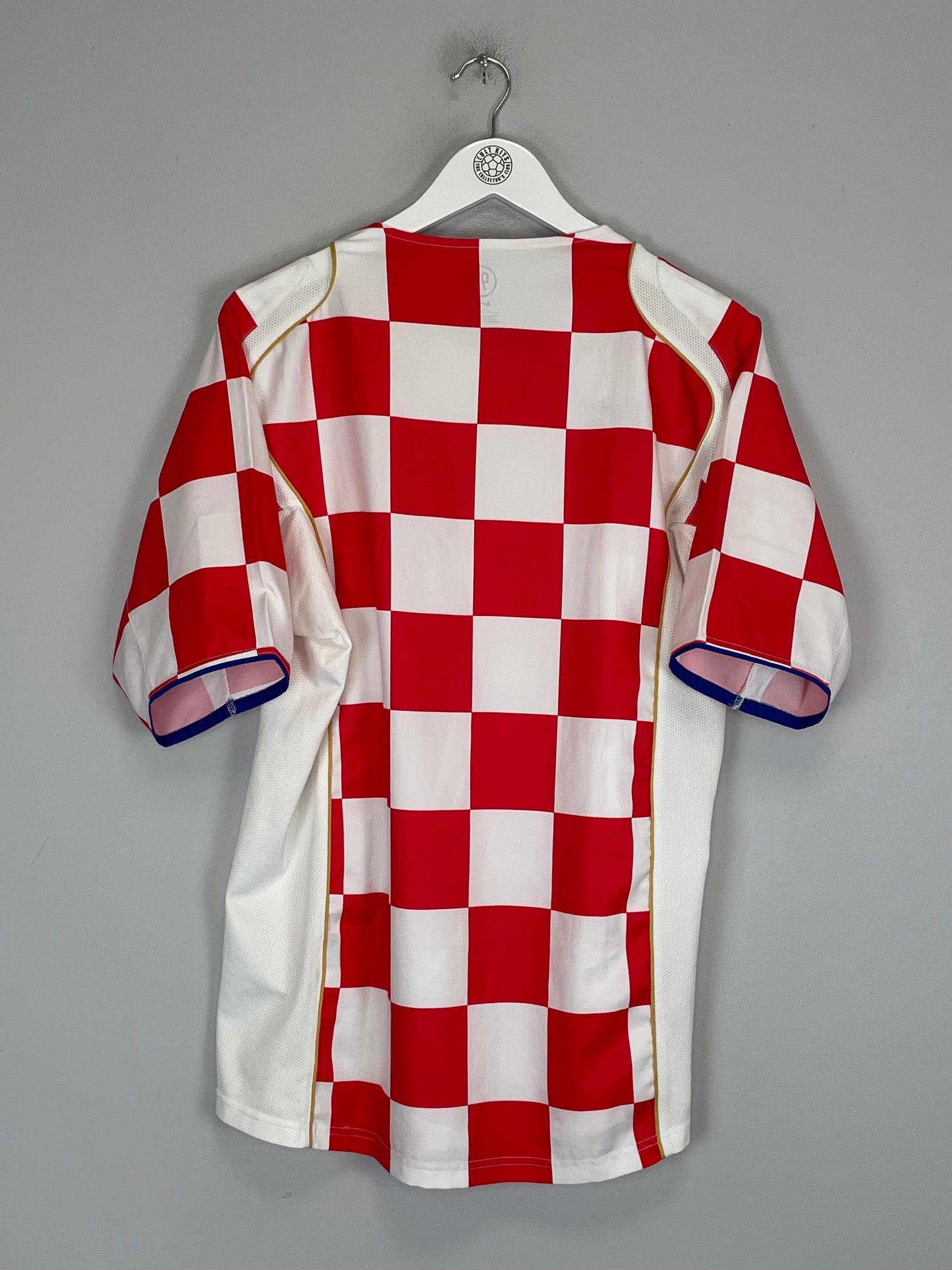 Shop 2004/05 CROATIA HOME SHIRT (L) NIKE, classic football shirts, vintage football shirts & retro soccer jerseys at Cult Kits