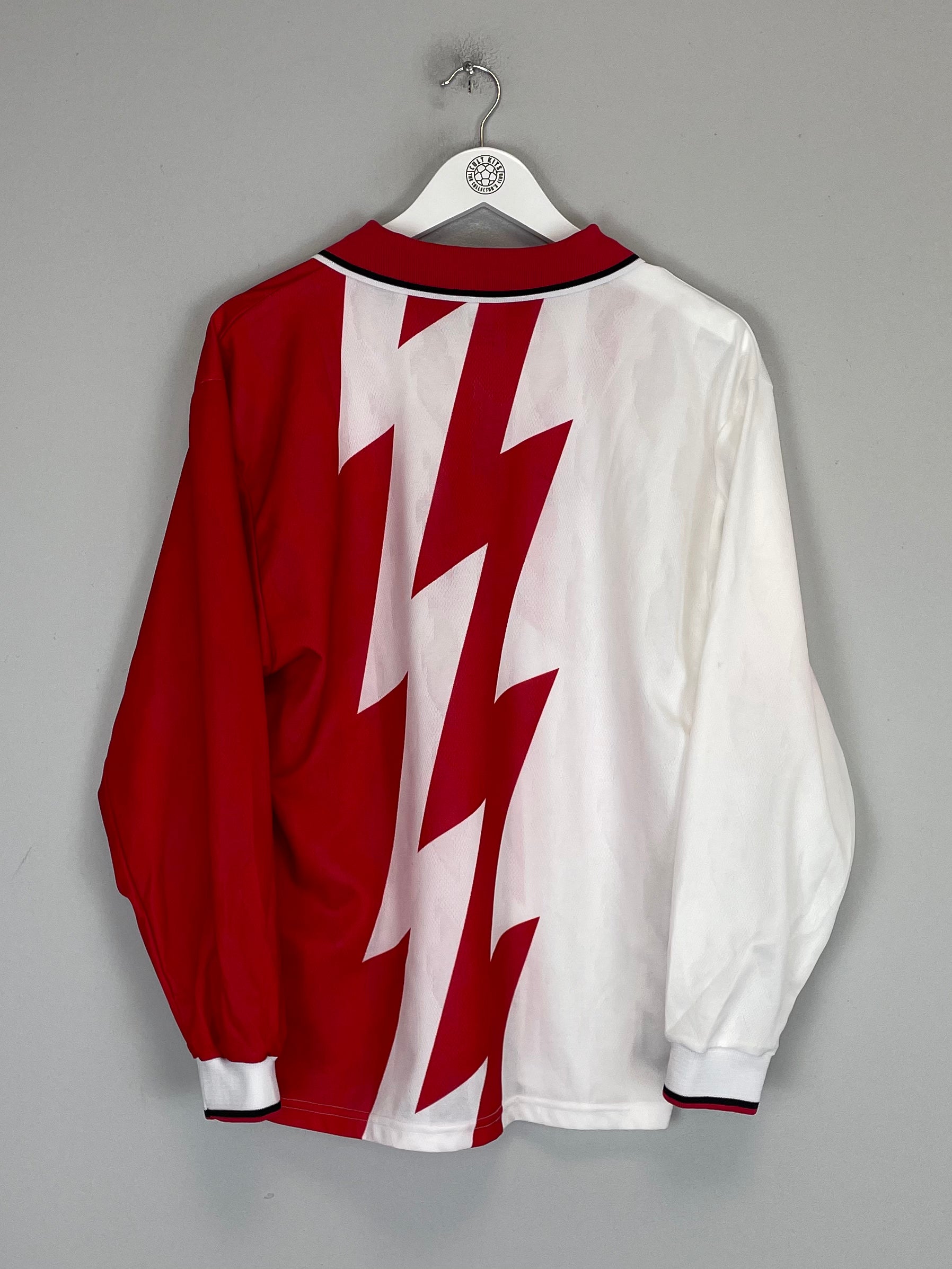 Shop 1995/97 TWIN PEAKS X JAPANESE MOVIE MASHUP SHIRT (M) NIKE, classic football shirts, vintage football shirts & retro soccer jerseys at Cult Kits