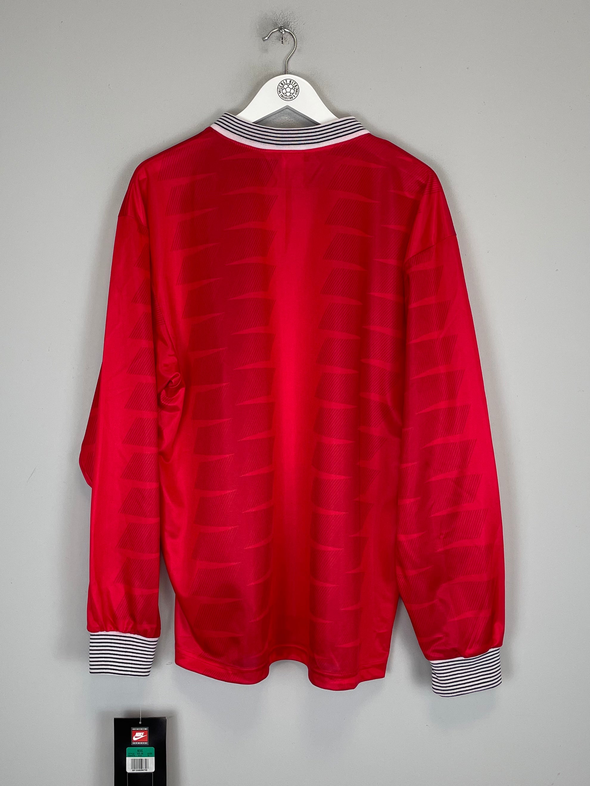 Shop 1997/98 IT X JAPANESE MOVIE MASHUP SHIRT (XL) NIKE, classic football shirts, vintage football shirts & retro soccer jerseys at Cult Kits