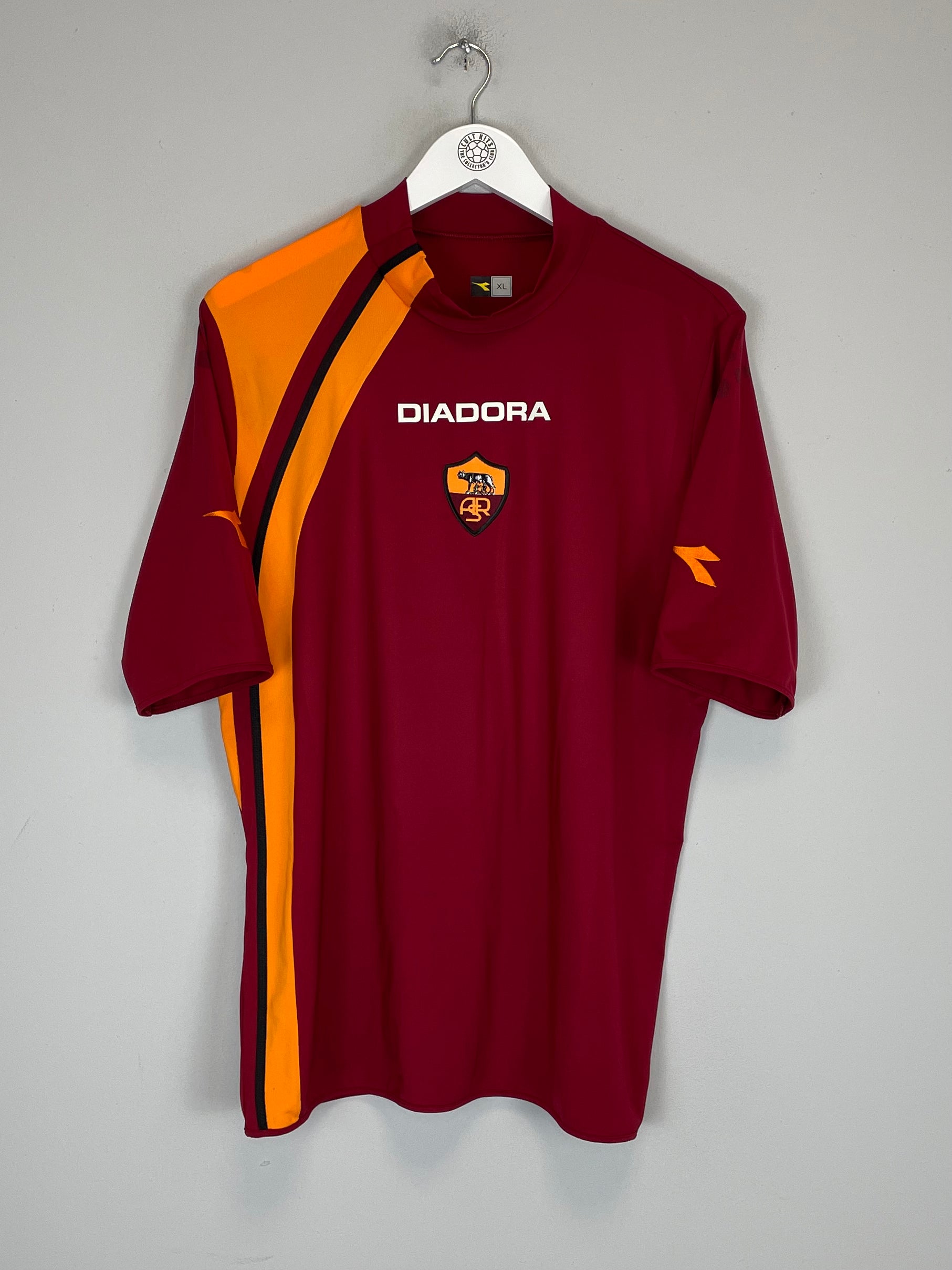 Shop 2005/06 ROMA TOTTI #10 HOME SHIRT (XL) DIADORA, classic football shirts, vintage football shirts & retro soccer jerseys at Cult Kits