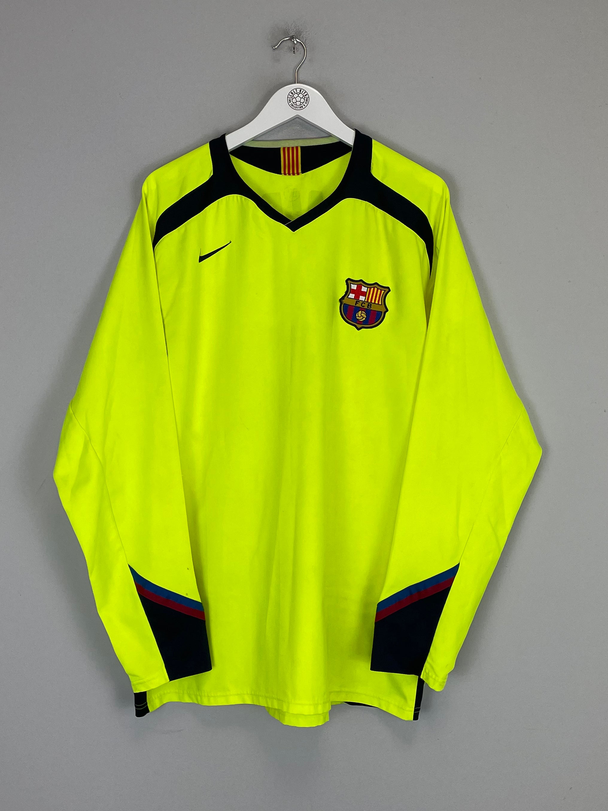 Shop 2005/06 BARCELONA RONALDINHO #10 L/S AWAY SHIRT (XL) NIKE, classic football shirts, vintage football shirts & retro soccer jerseys at Cult Kits