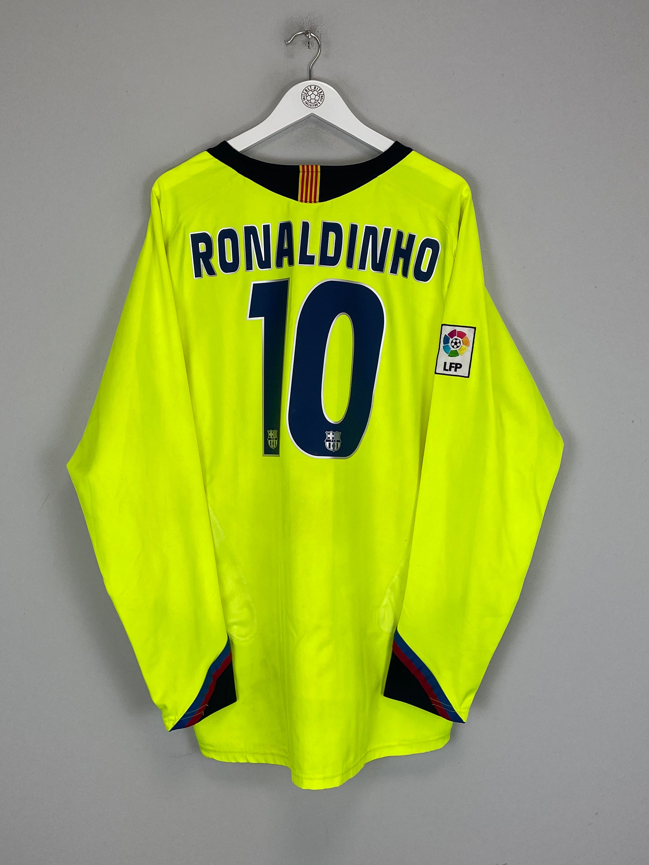 Shop 2005/06 BARCELONA RONALDINHO #10 L/S AWAY SHIRT (XL) NIKE, classic football shirts, vintage football shirts & retro soccer jerseys at Cult Kits