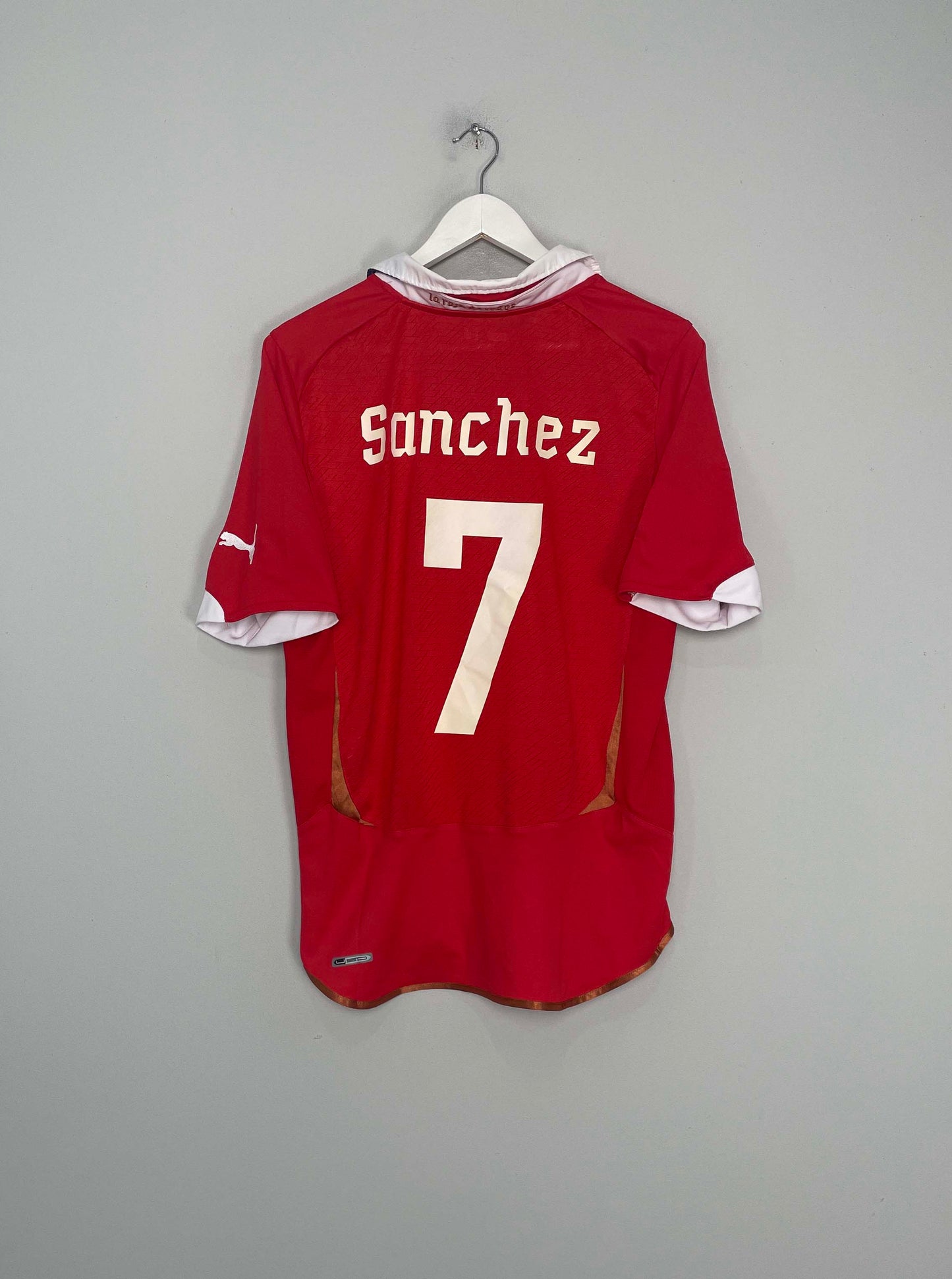 2011/12 CHILE SANCHEZ #7 HOME SHIRT (L) PUMA