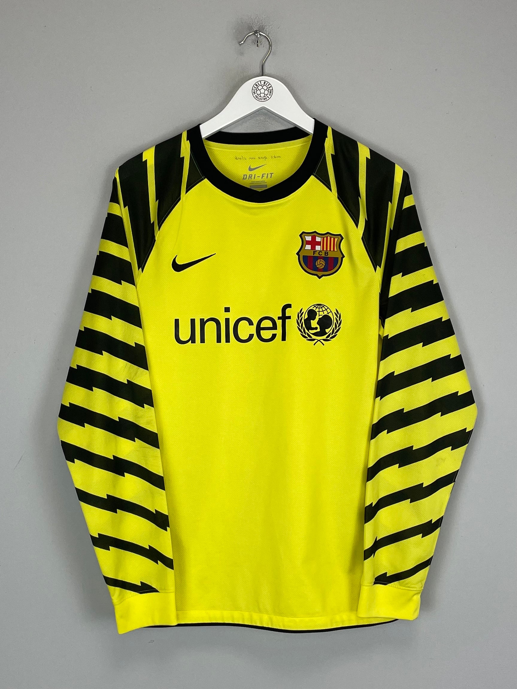 Shop 2010/11 BARCELONA GK SHIRT (M) NIKE, classic football shirts, vintage football shirts & retro soccer jerseys at Cult Kits