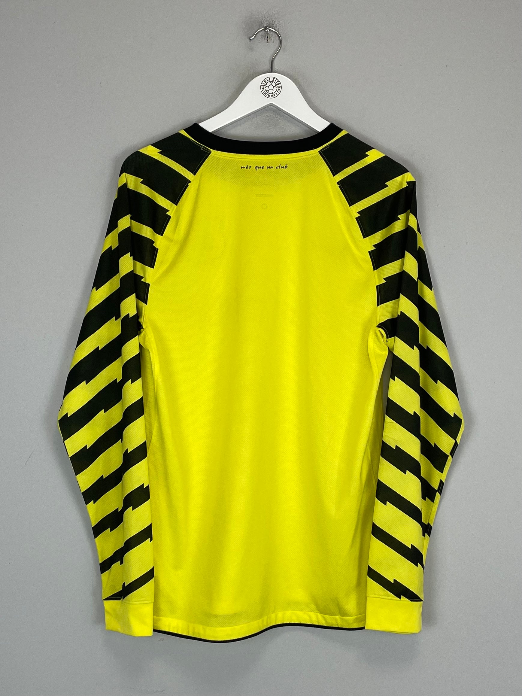 Shop 2010/11 BARCELONA GK SHIRT (M) NIKE, classic football shirts, vintage football shirts & retro soccer jerseys at Cult Kits