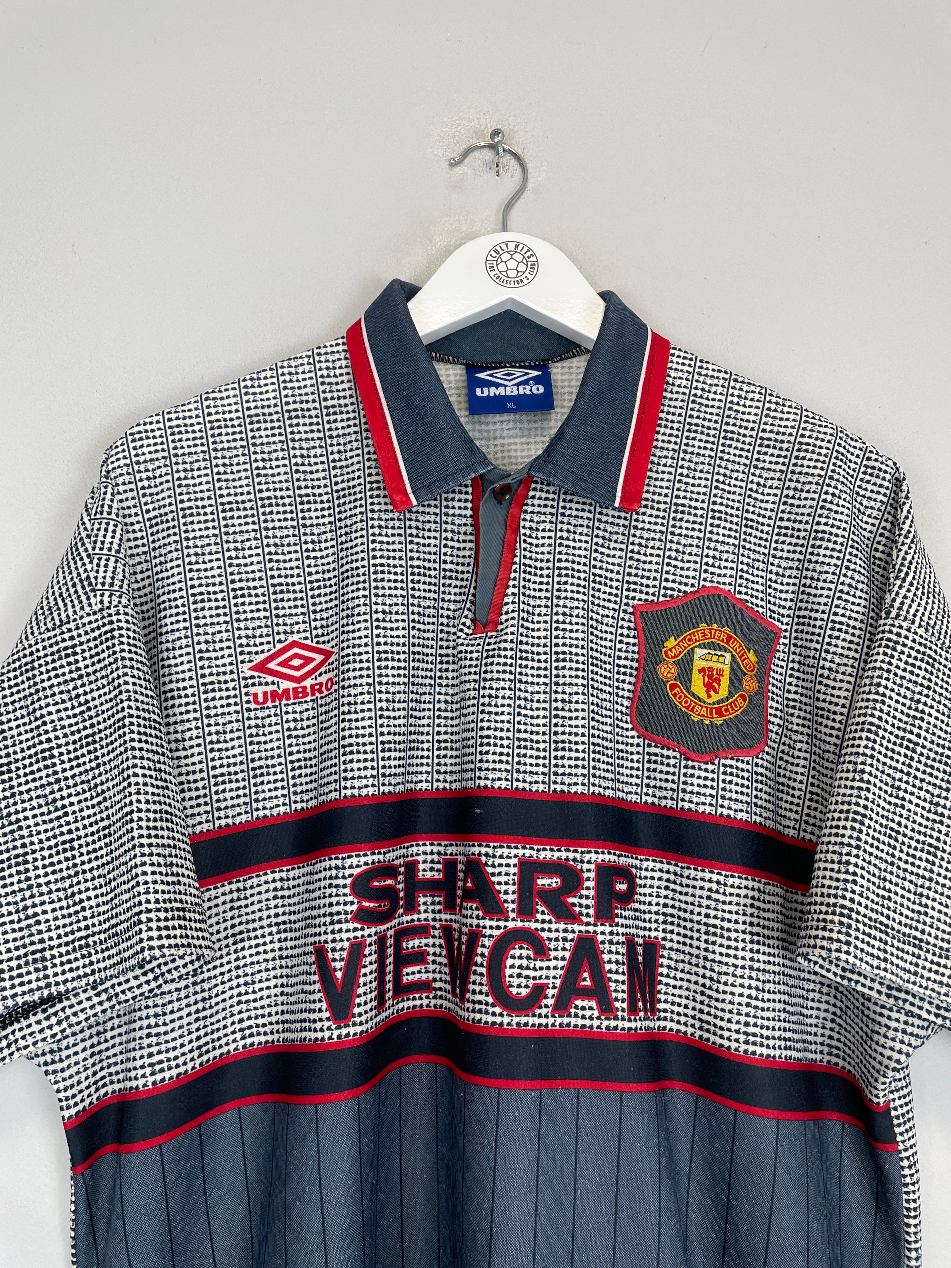 Shop 1995/96 MANCHESTER UNITED CANTONA #7 AWAY SHIRT (XL) UMBRO, classic football shirts, vintage football shirts & retro soccer jerseys at Cult Kits