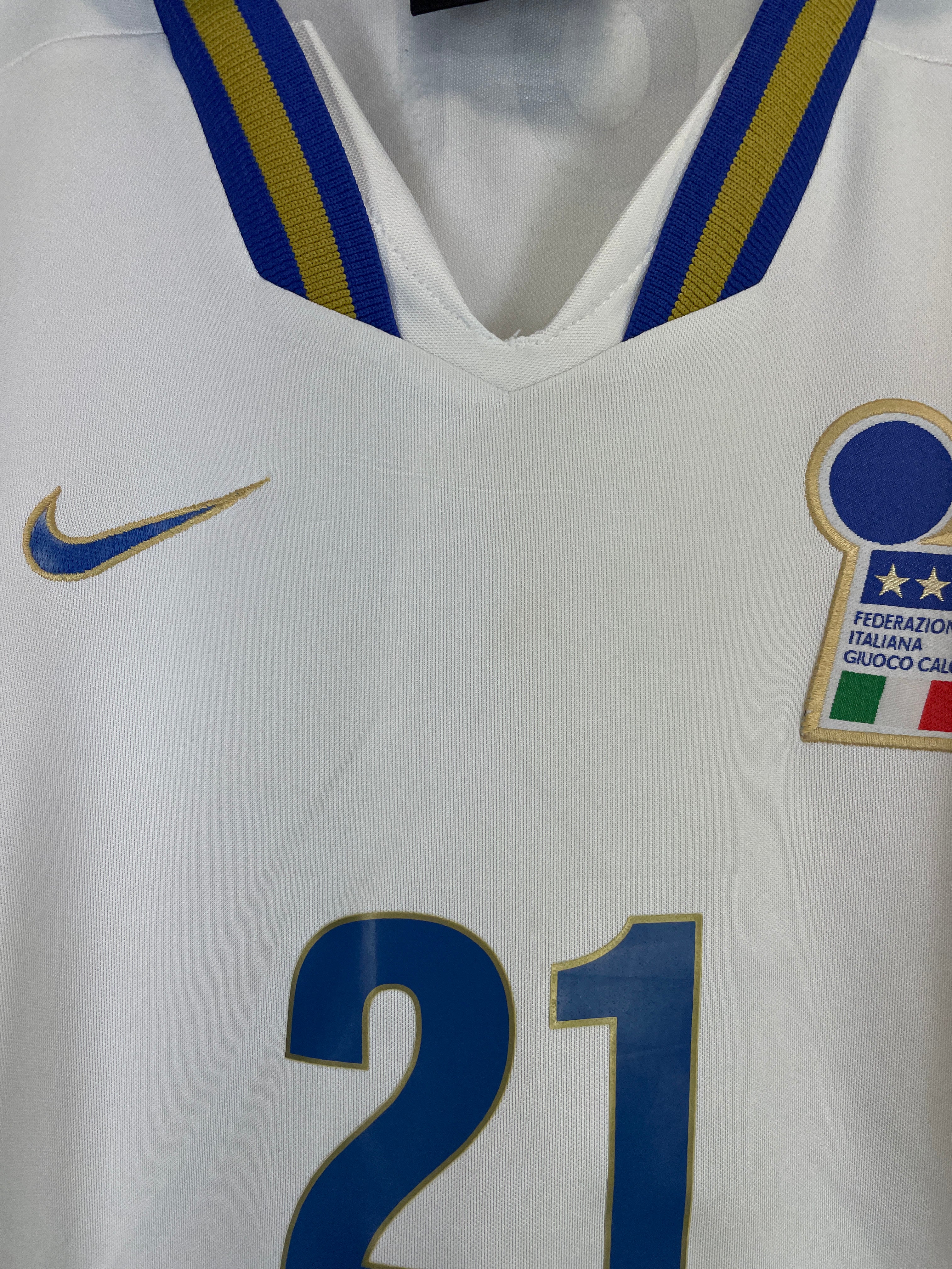 Shop 1996/98 ITALY ZOLA #21 AWAY SHIRT (M) NIKE, classic football shirts, vintage football shirts & retro soccer jerseys at Cult Kits
