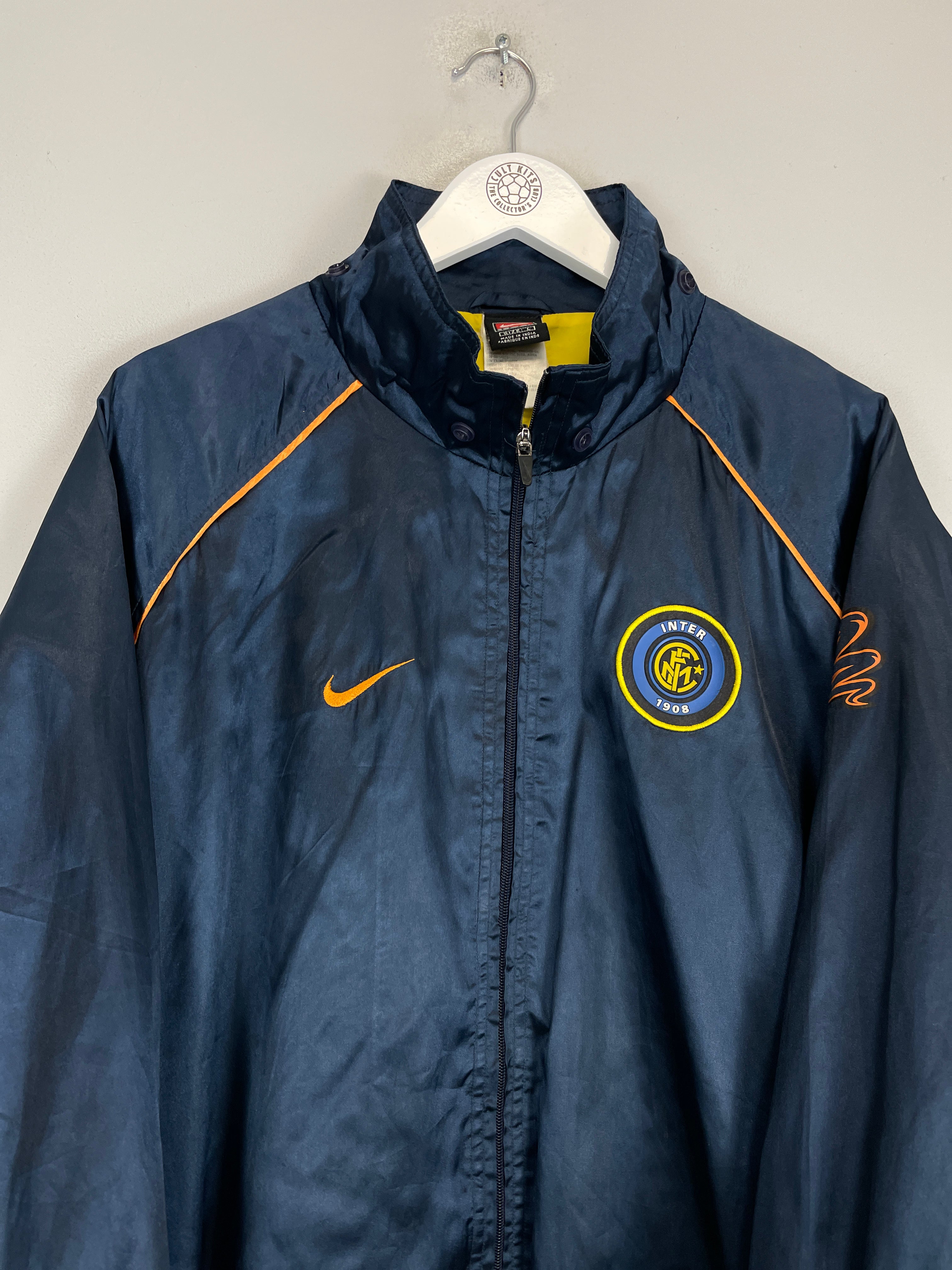 Shop 2001/02 INTER MILAN TRACK JACKET (L) NIKE, classic football shirts, vintage football shirts & retro soccer jerseys at Cult Kits