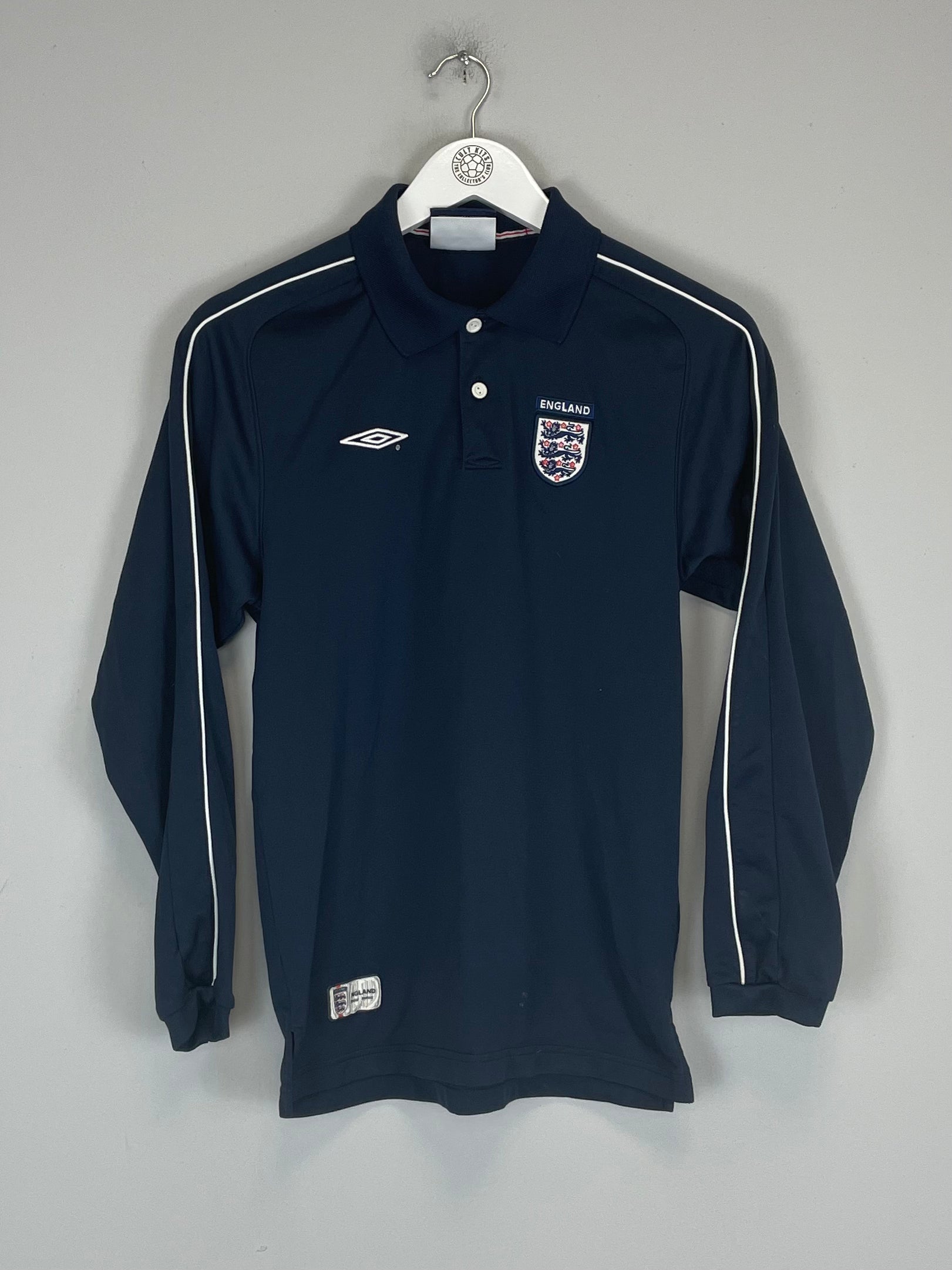 Shop 2001/02 ENGLAND L/S POLO SHIRT (XS) UMBRO, classic football shirts, vintage football shirts & retro soccer jerseys at Cult Kits