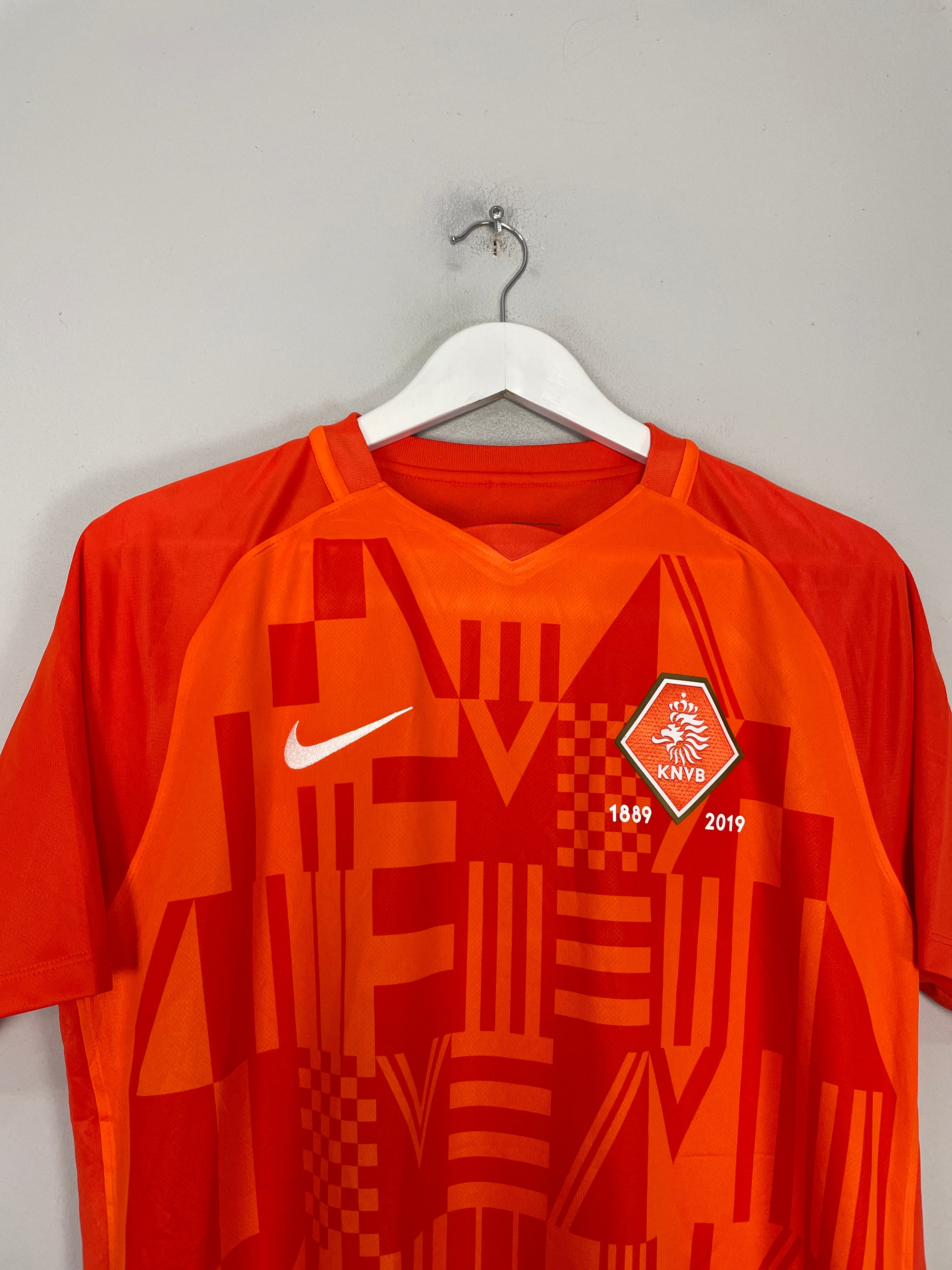 Shop 2019/20 NETHERLANDS TRAINING SHIRT (L) NIKE, classic football shirts, vintage football shirts & retro soccer jerseys at Cult Kits