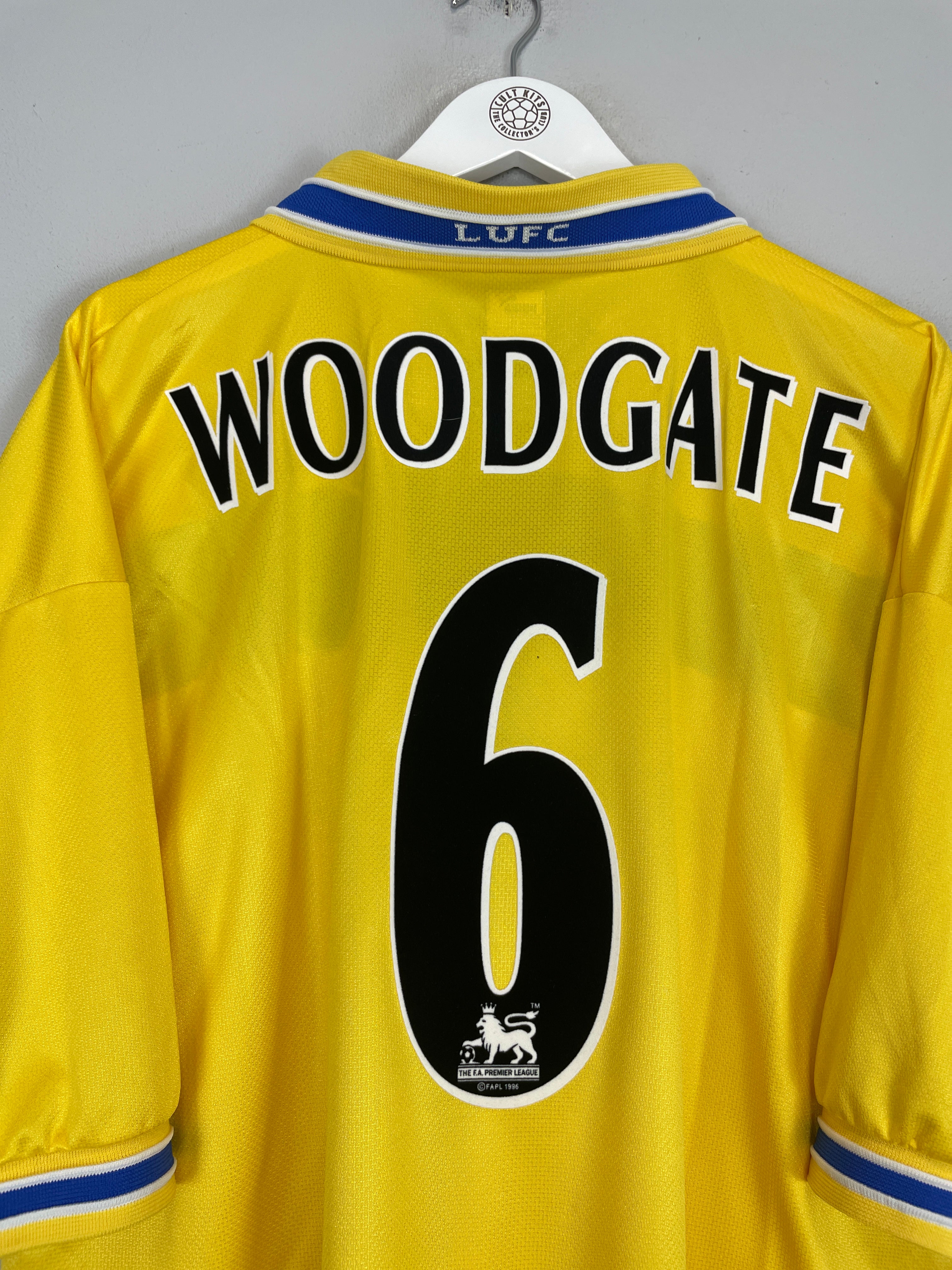 Shop 1999/00 LEEDS UNITED WOODGATE #6 THIRD SHIRT (XXL) PUMA, classic football shirts, vintage football shirts & retro soccer jerseys at Cult Kits