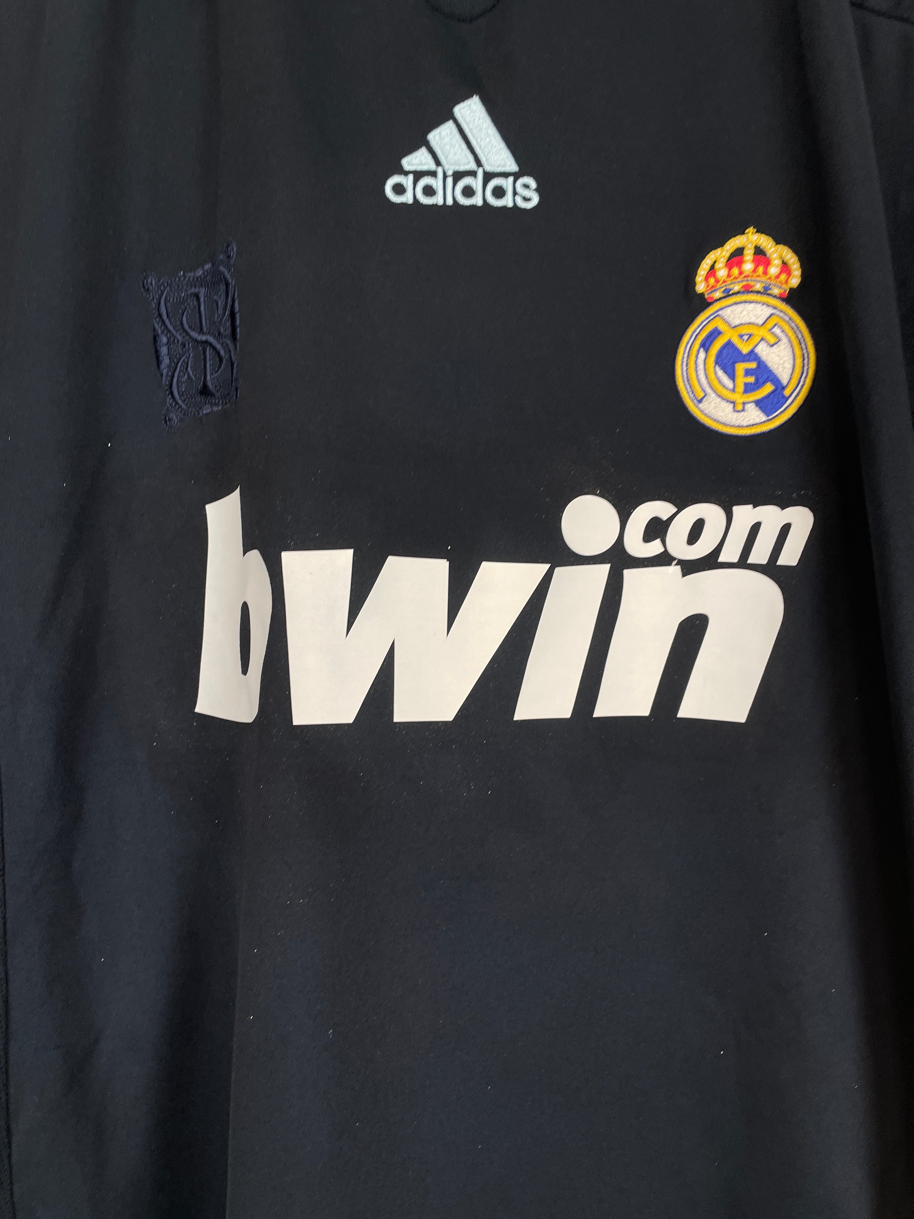 Shop 2009/10 REAL MADRID KAKA #8 THIRD SHIRT (M) ADIDAS, classic football shirts, vintage football shirts & retro soccer jerseys at Cult Kits