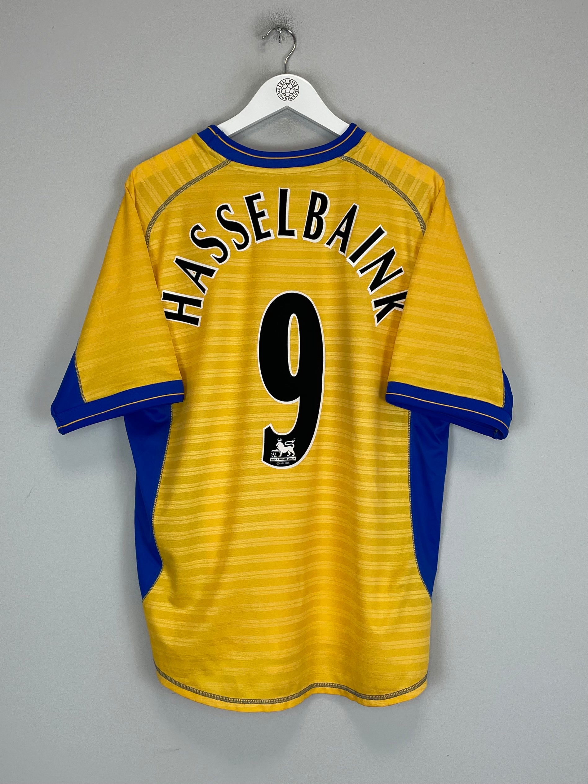 Shop 2000/01 CHELSEA HASSELBAINK #9 AWAY SHIRT (XL) UMBRO, classic football shirts, vintage football shirts & retro soccer jerseys at Cult Kits