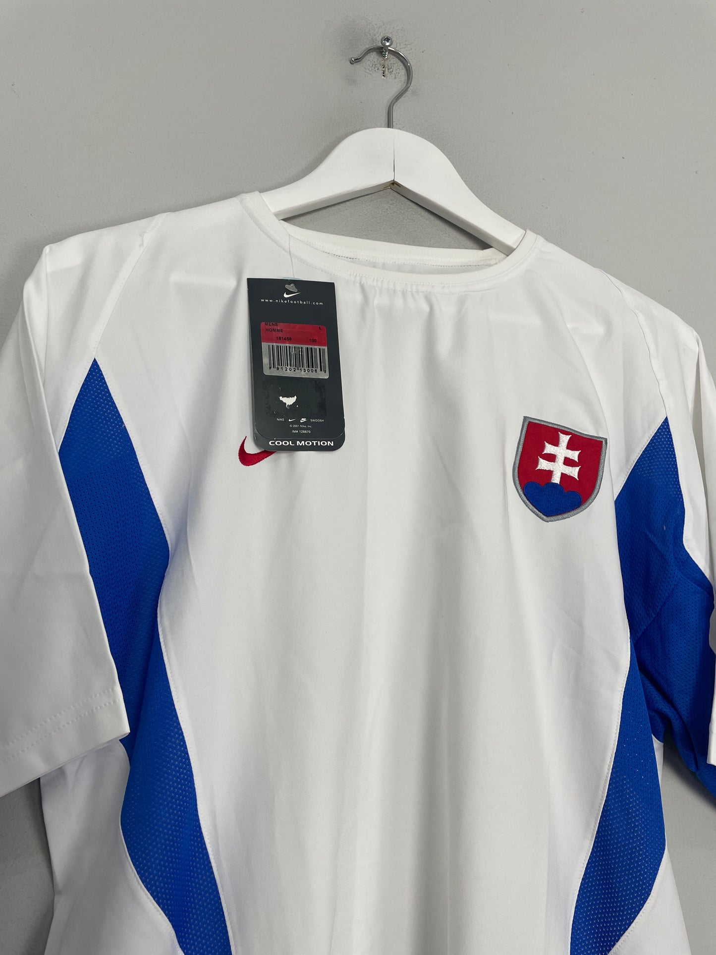 2002/04 SLOVAKIA *BNWT* HOME SHIRT (L) NIKE