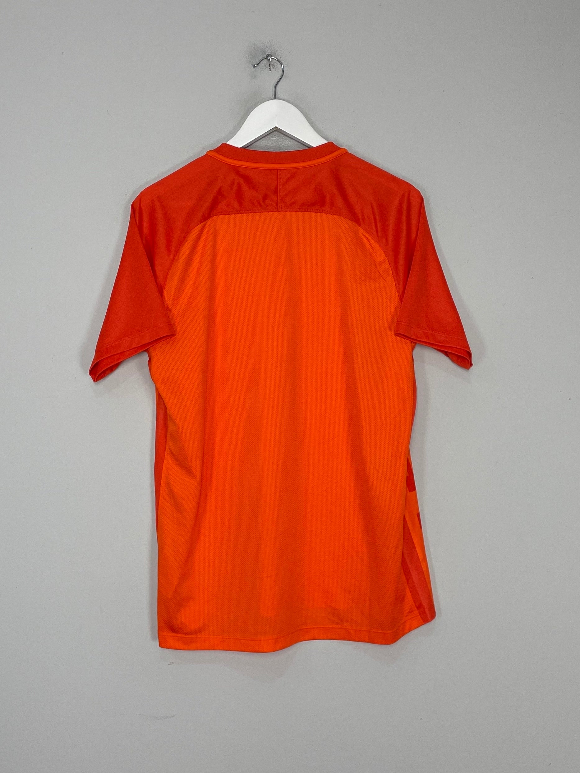 Shop 2019/20 NETHERLANDS TRAINING SHIRT (L) NIKE, classic football shirts, vintage football shirts & retro soccer jerseys at Cult Kits