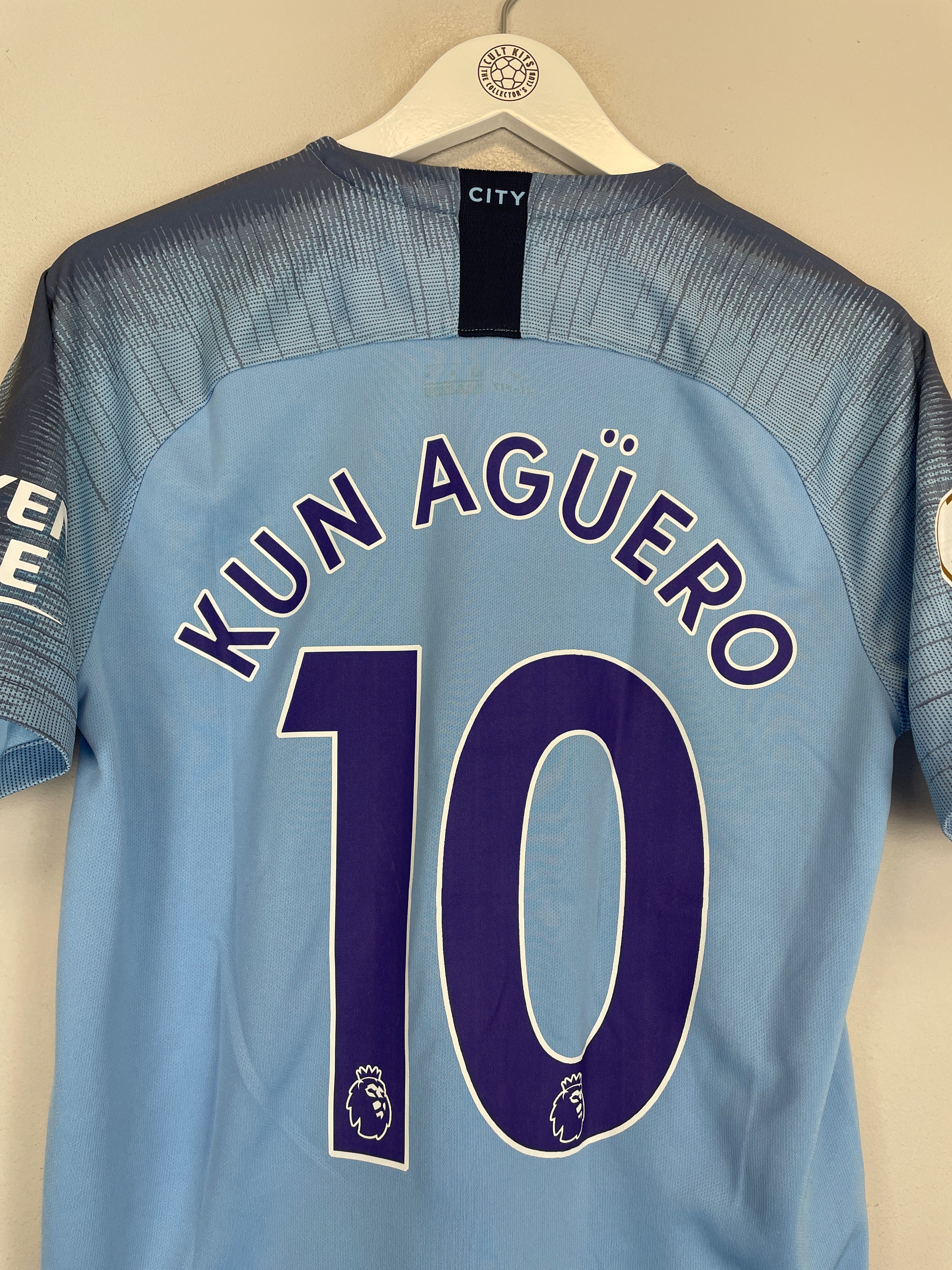 Shop 2018/19 MANCHESTER CITY AGUERO #10 HOME SHIRT (M) NIKE, classic football shirts, vintage football shirts & retro soccer jerseys at Cult Kits