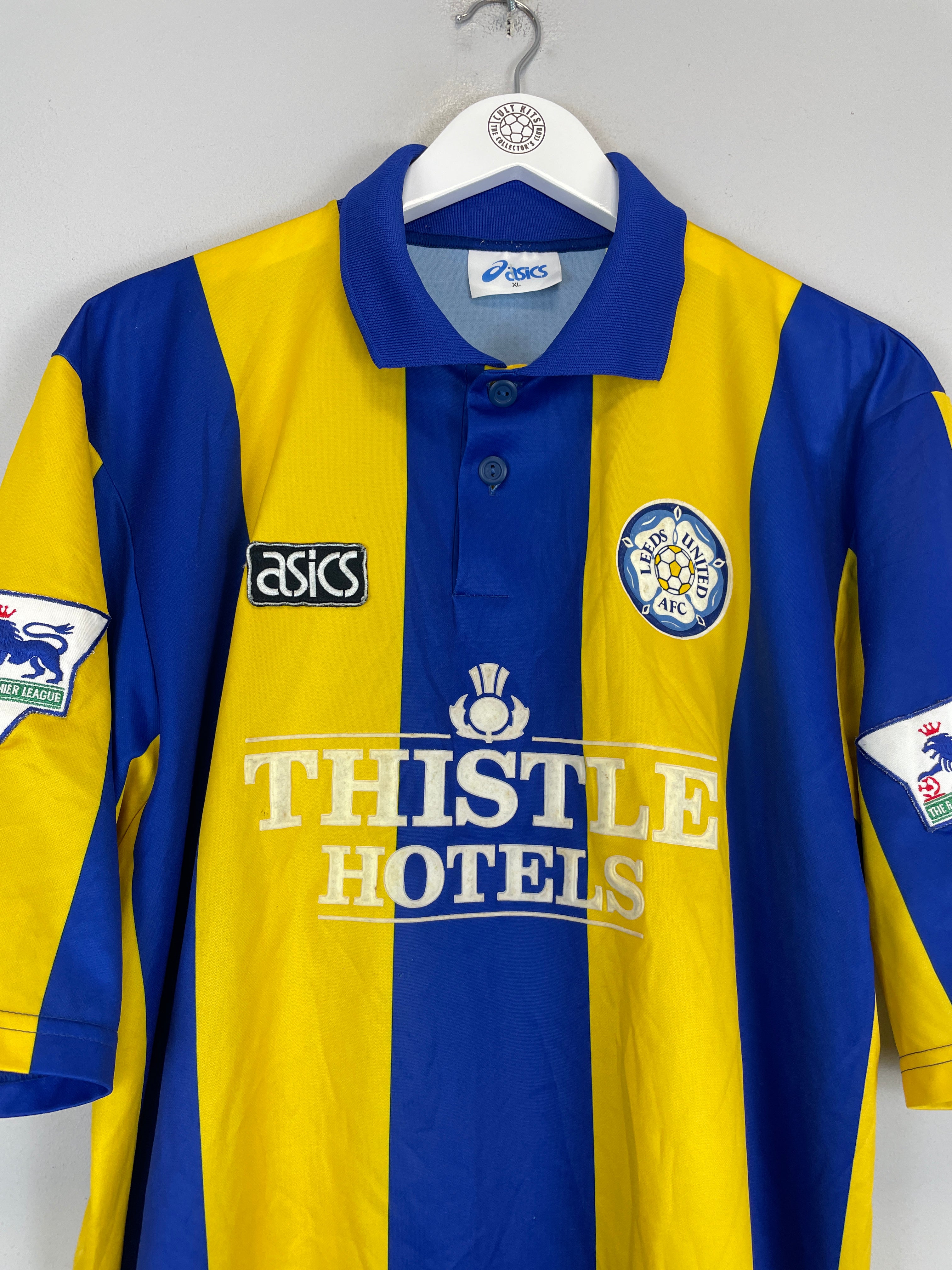Shop 1993/94 LEEDS UNITED AWAY SHIRT (XL) ASICS, classic football shirts, vintage football shirts & retro soccer jerseys at Cult Kits
