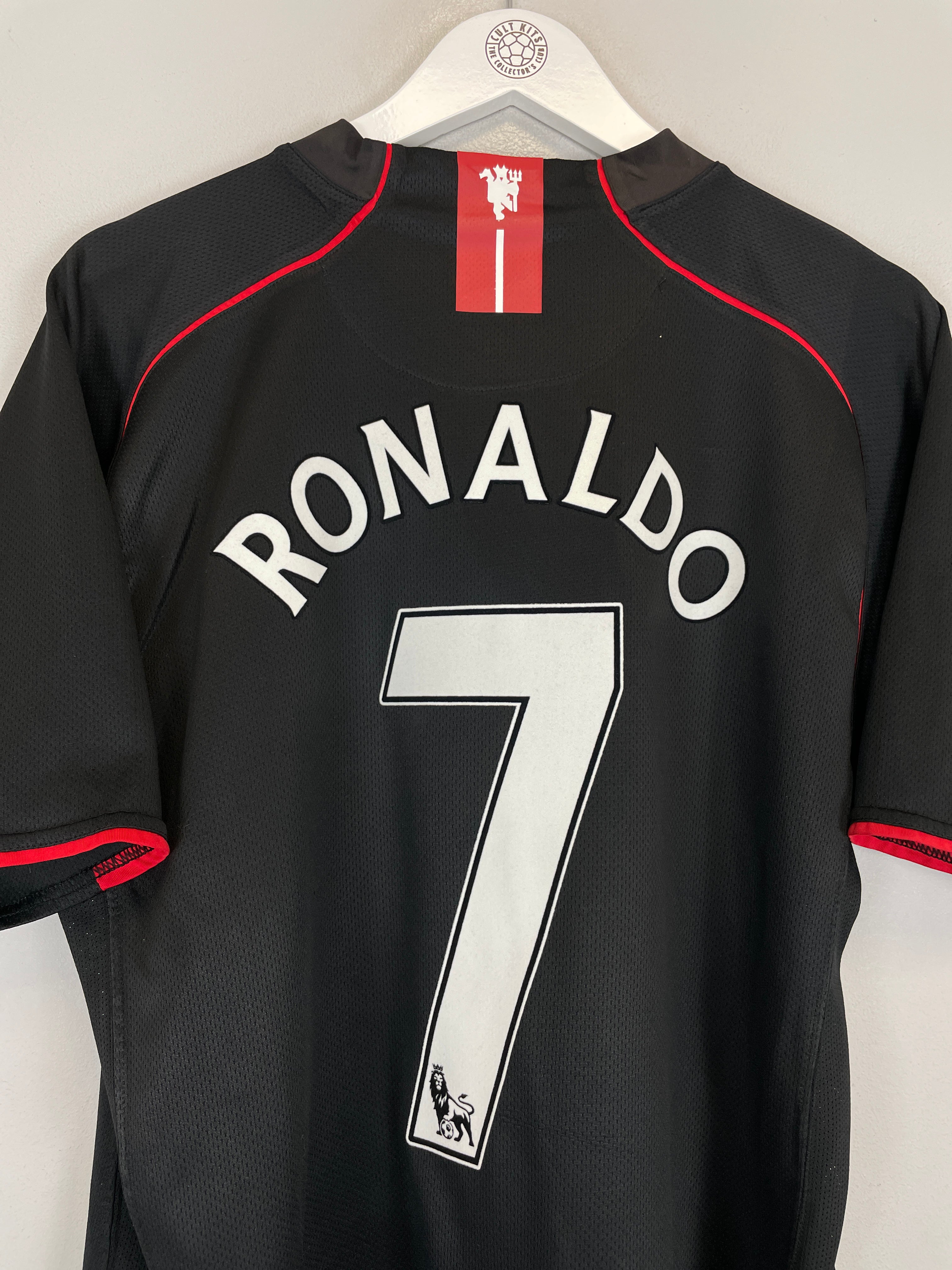 Shop 2007/08 MANCHESTER UNITED RONALDO #7 AWAY SHIRT (XL) NIKE, classic football shirts, vintage football shirts & retro soccer jerseys at Cult Kits