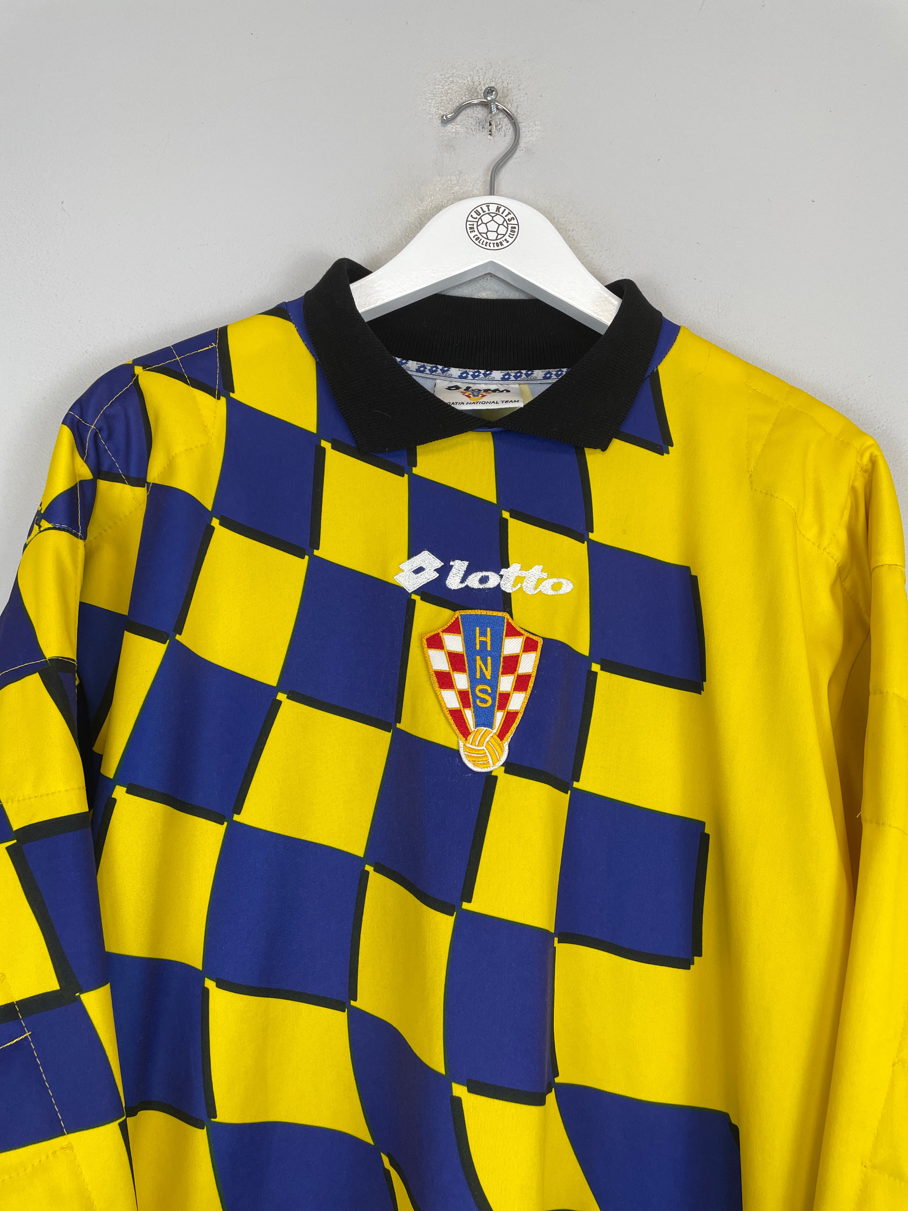 Shop 1998/00 CROATIA GK SHIRT (XL) LOTTO, classic football shirts, vintage football shirts & retro soccer jerseys at Cult Kits