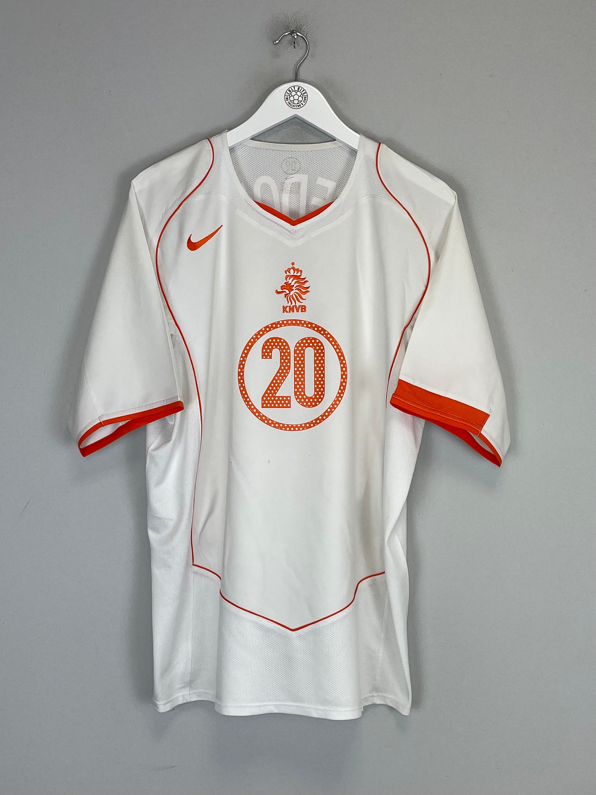 Shop 2004/06 NETHERLANDS SEEDORF #20 AWAY SHIRT (XL) NIKE, classic football shirts, vintage football shirts & retro soccer jerseys at Cult Kits