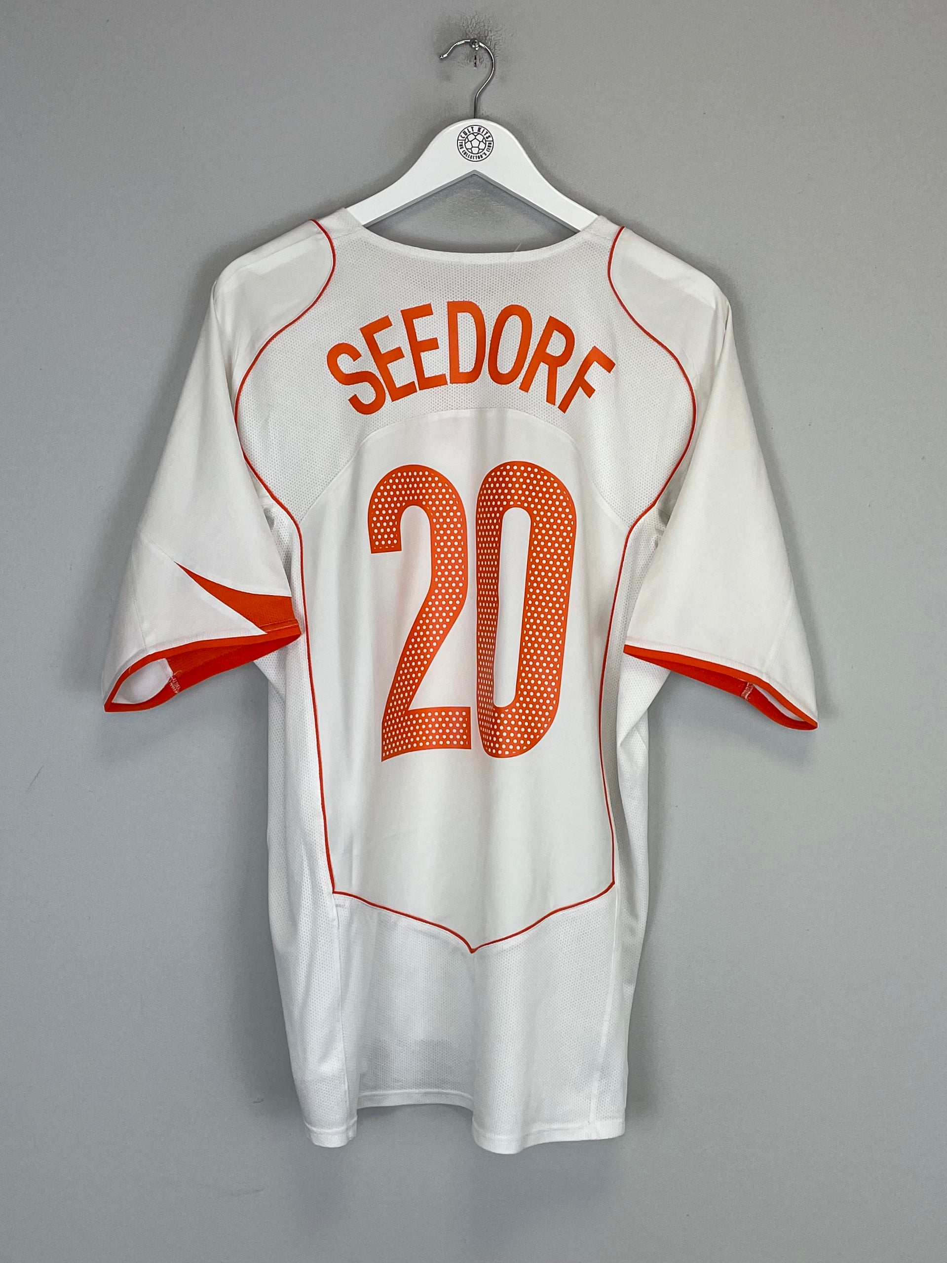 Shop 2004/06 NETHERLANDS SEEDORF #20 AWAY SHIRT (XL) NIKE, classic football shirts, vintage football shirts & retro soccer jerseys at Cult Kits