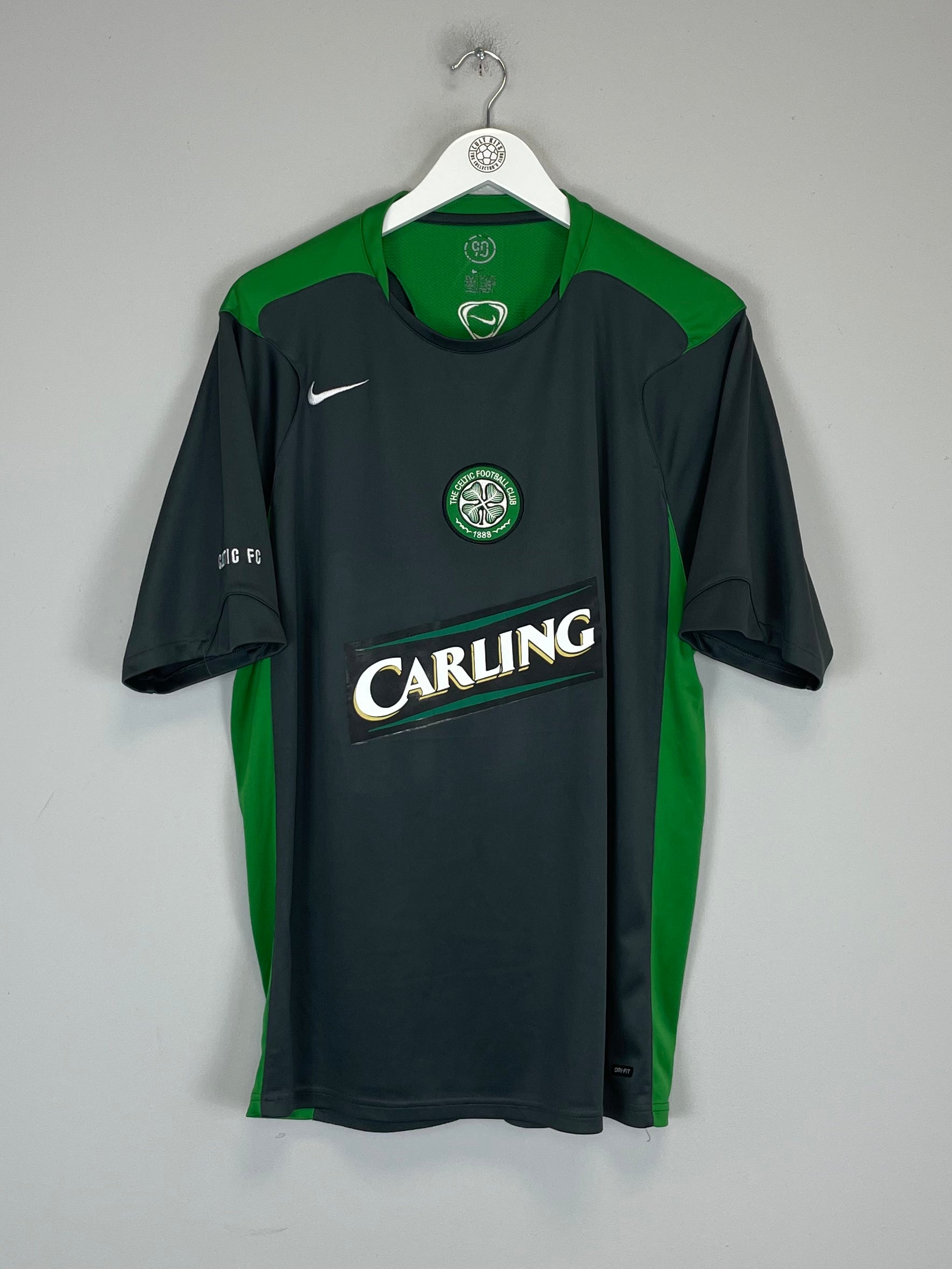 Shop 2005/06 CELTIC TRAINING SHIRT (XL) NIKE, classic football shirts, vintage football shirts & retro soccer jerseys at Cult Kits