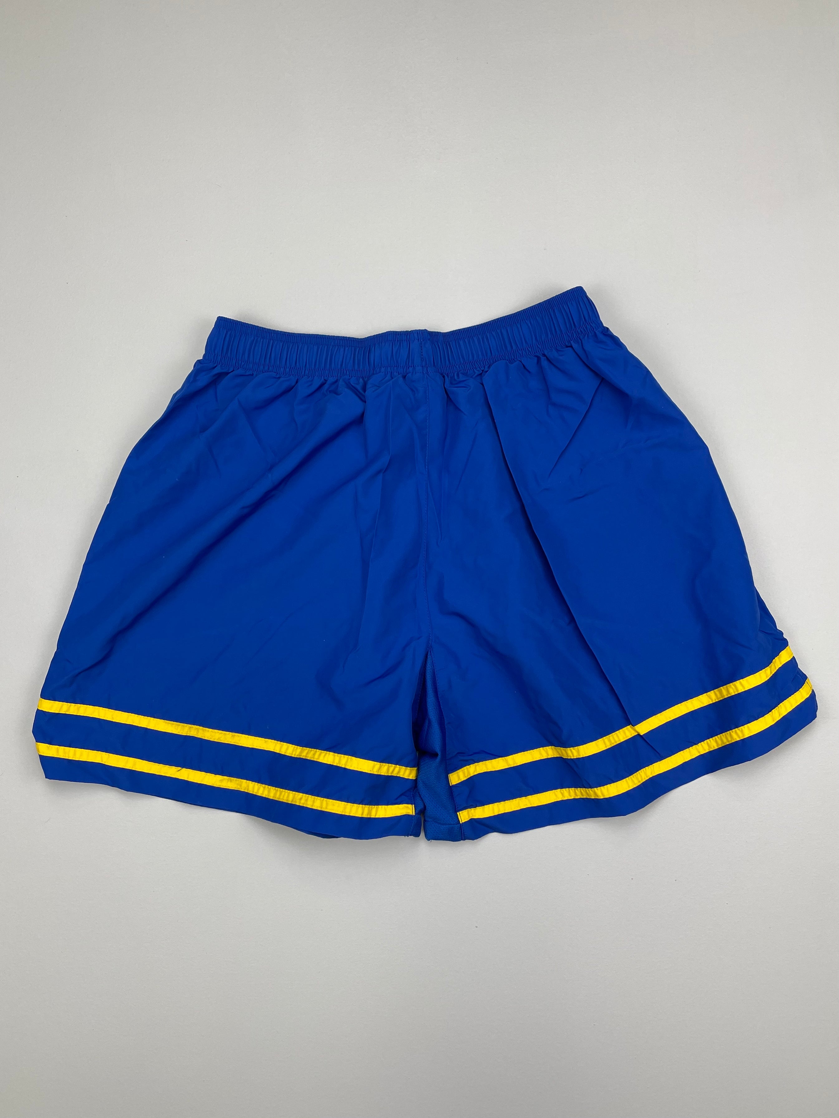 Shop 2001/03 LEEDS UNITED THIRD SHORTS (XL) NIKE, classic football shirts, vintage football shirts & retro soccer jerseys at Cult Kits