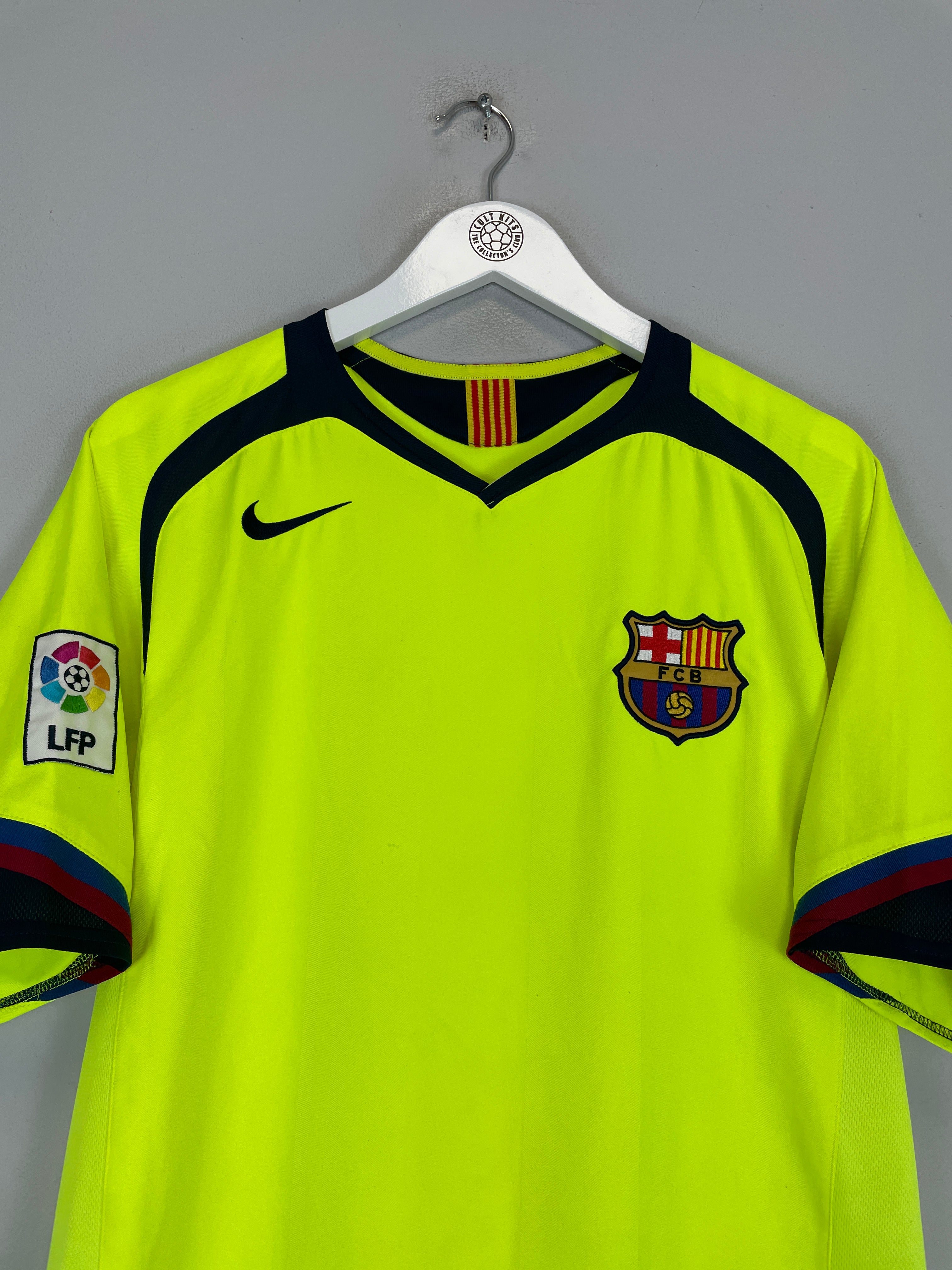 Shop 2005/06 BARCELONA RONALDINHO #10 AWAY SHIRT (M) NIKE, classic football shirts, vintage football shirts & retro soccer jerseys at Cult Kits